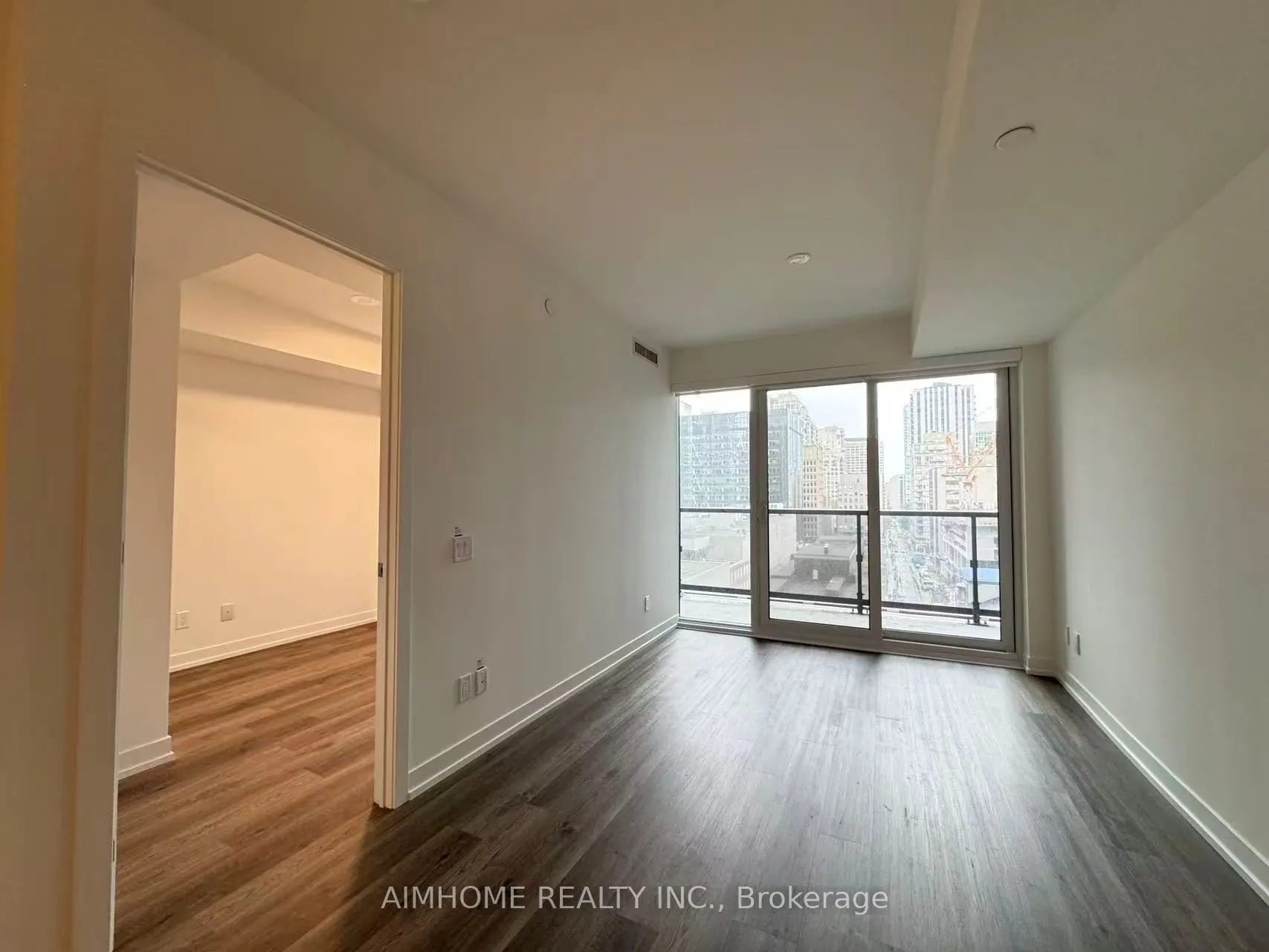 771 Yonge Street, #901