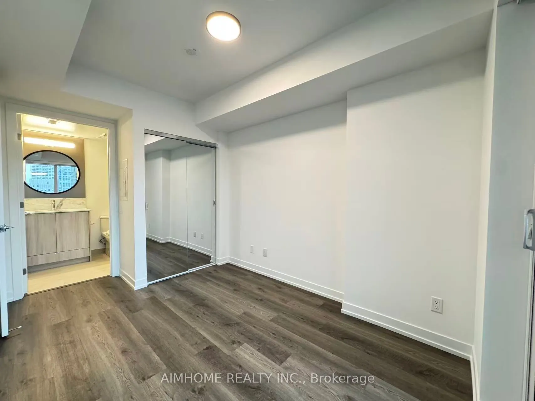 771 Yonge Street, #901