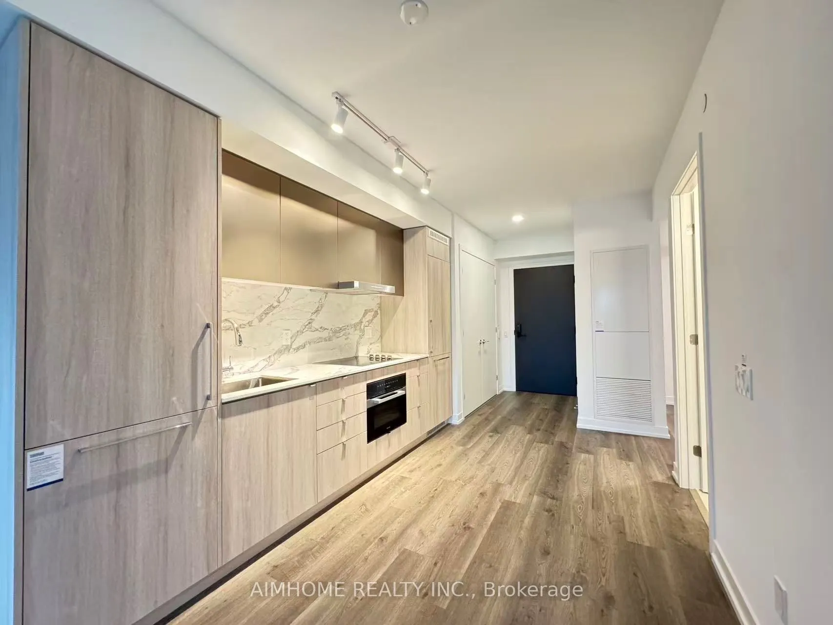 771 Yonge Street, #901