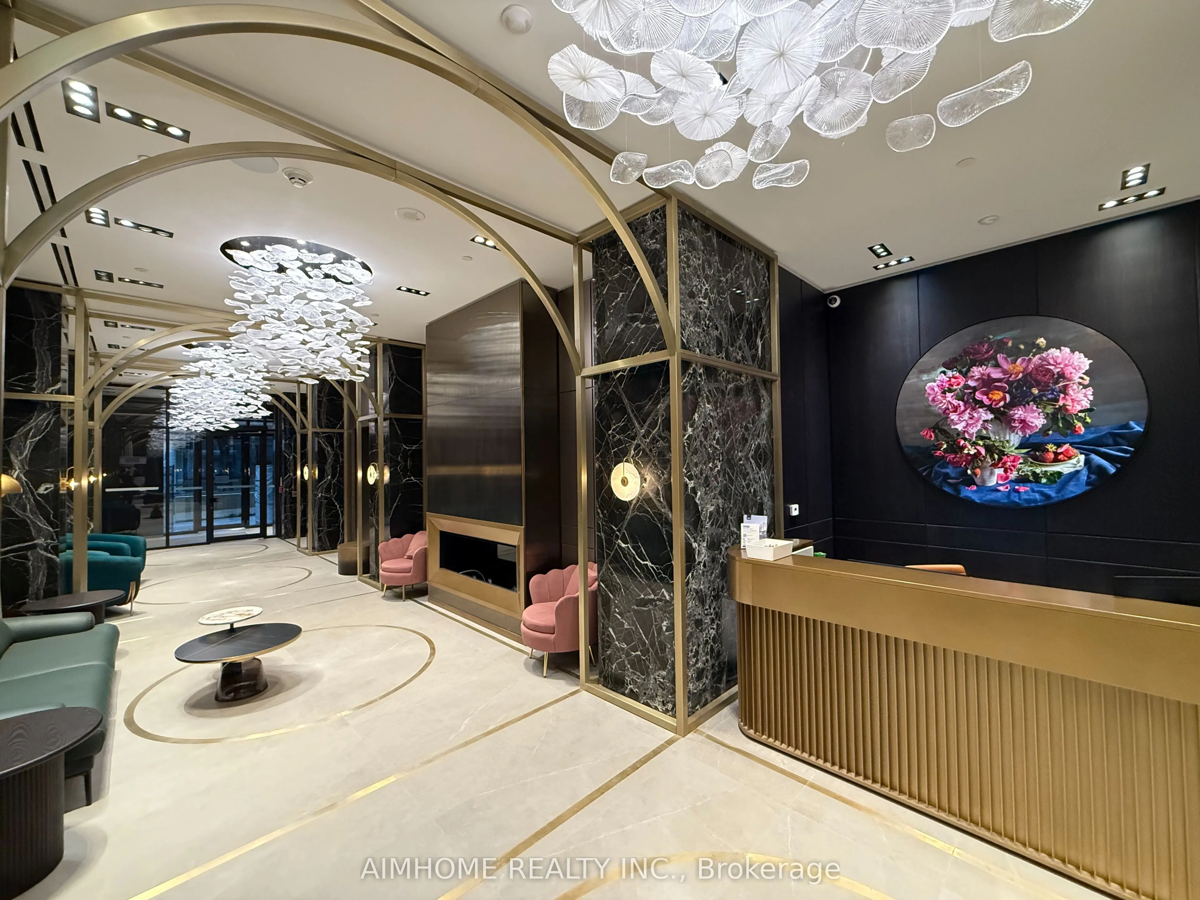 771 Yonge Street, #901