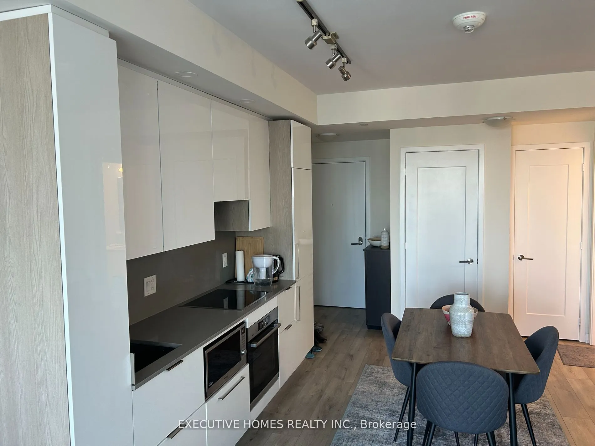 28 Freeland Street, #4806