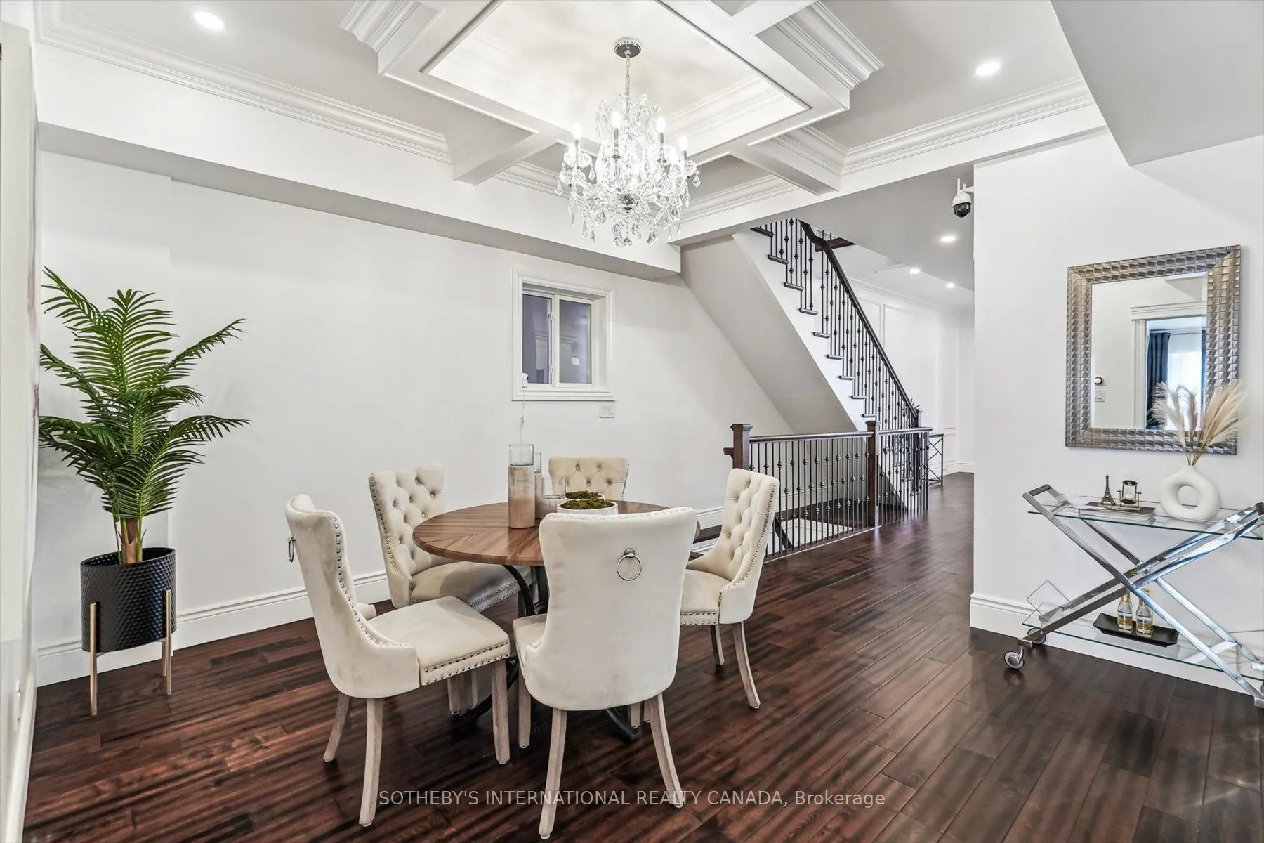 290 Bathurst Street