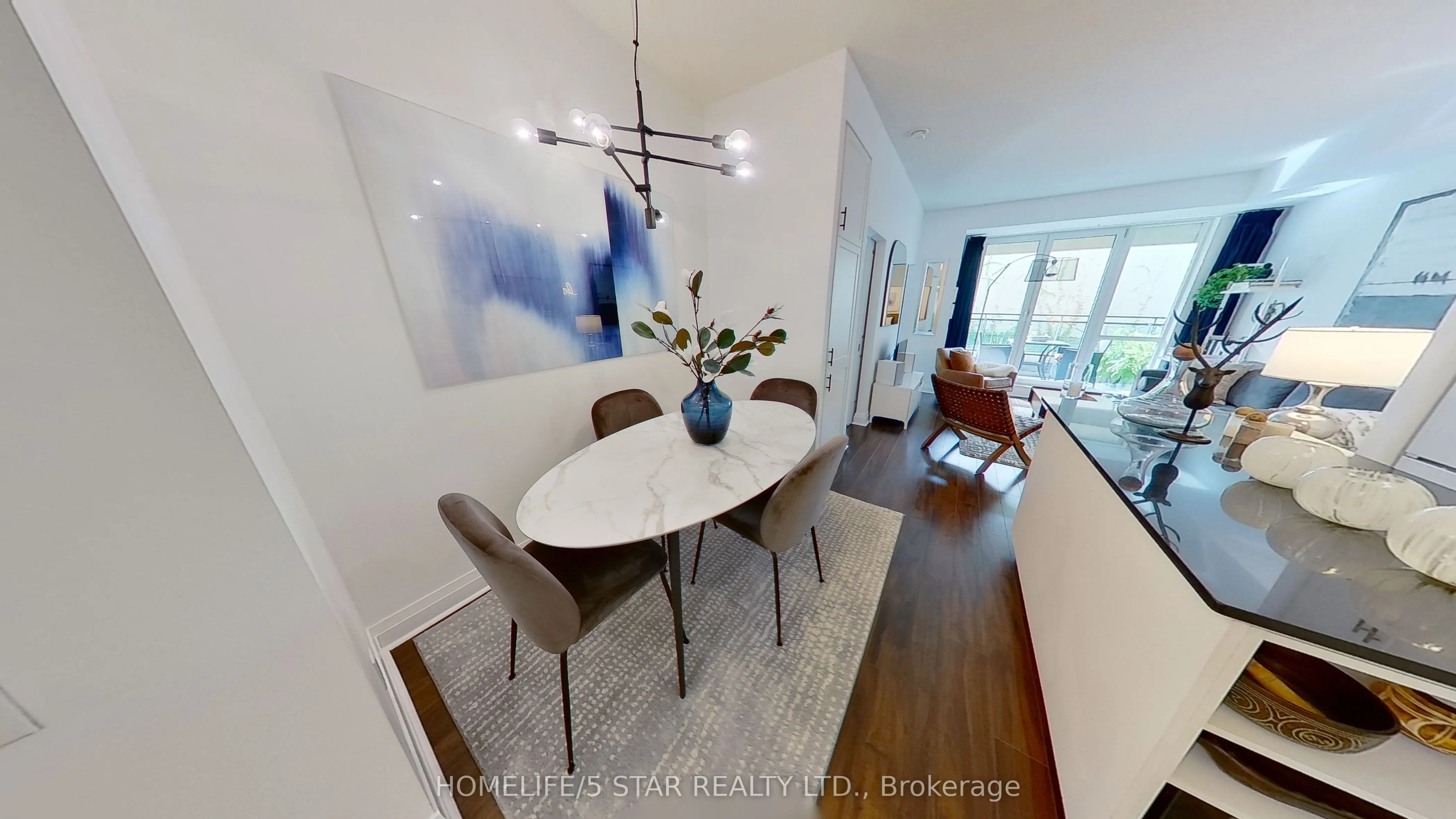 25 SCRIVENER Square, #209