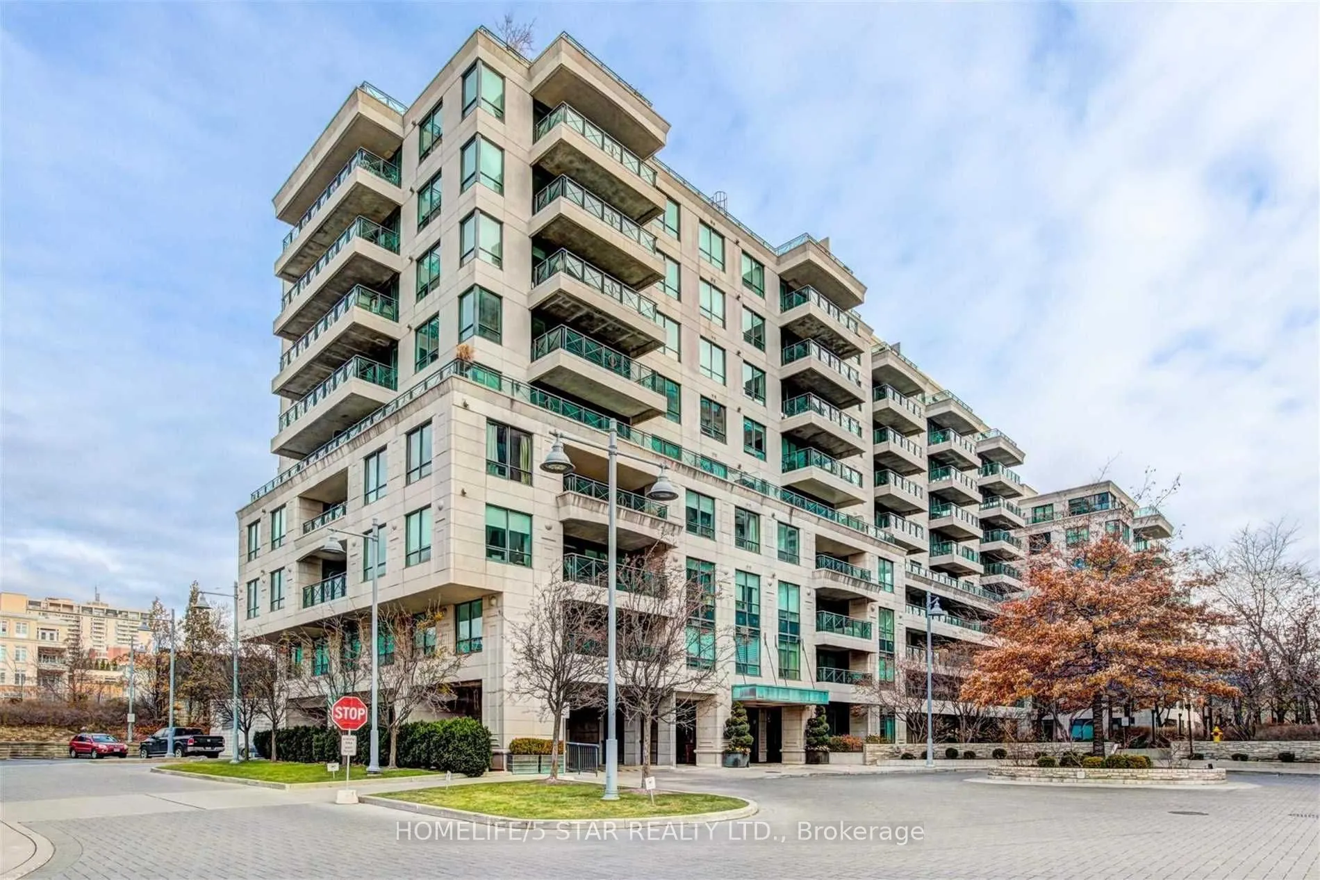25 SCRIVENER Square, #209