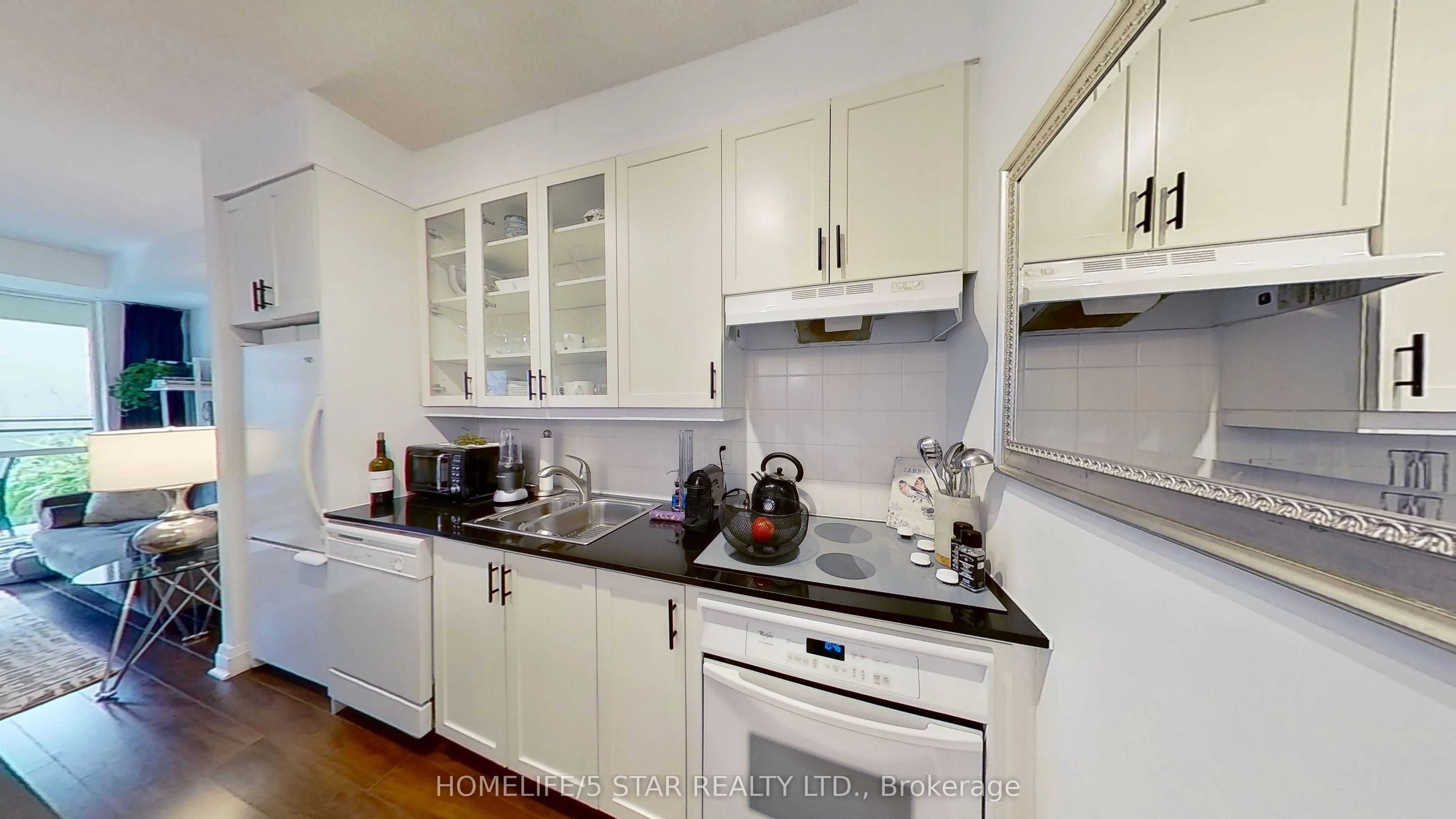 25 SCRIVENER Square, #209