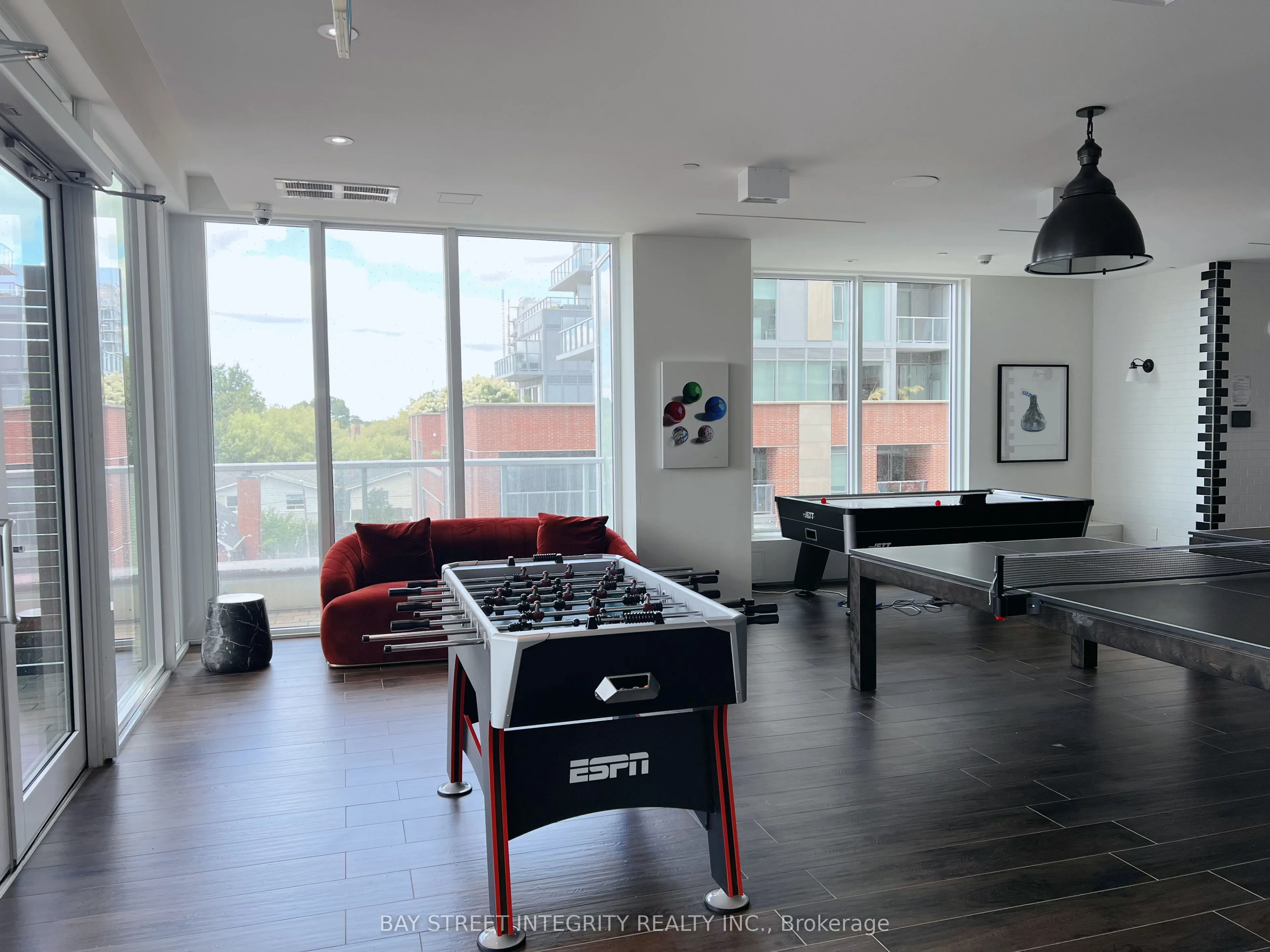 33 Helendale Avenue, #1512