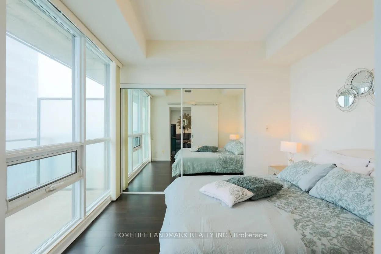55 bremner Boulevard, #4003