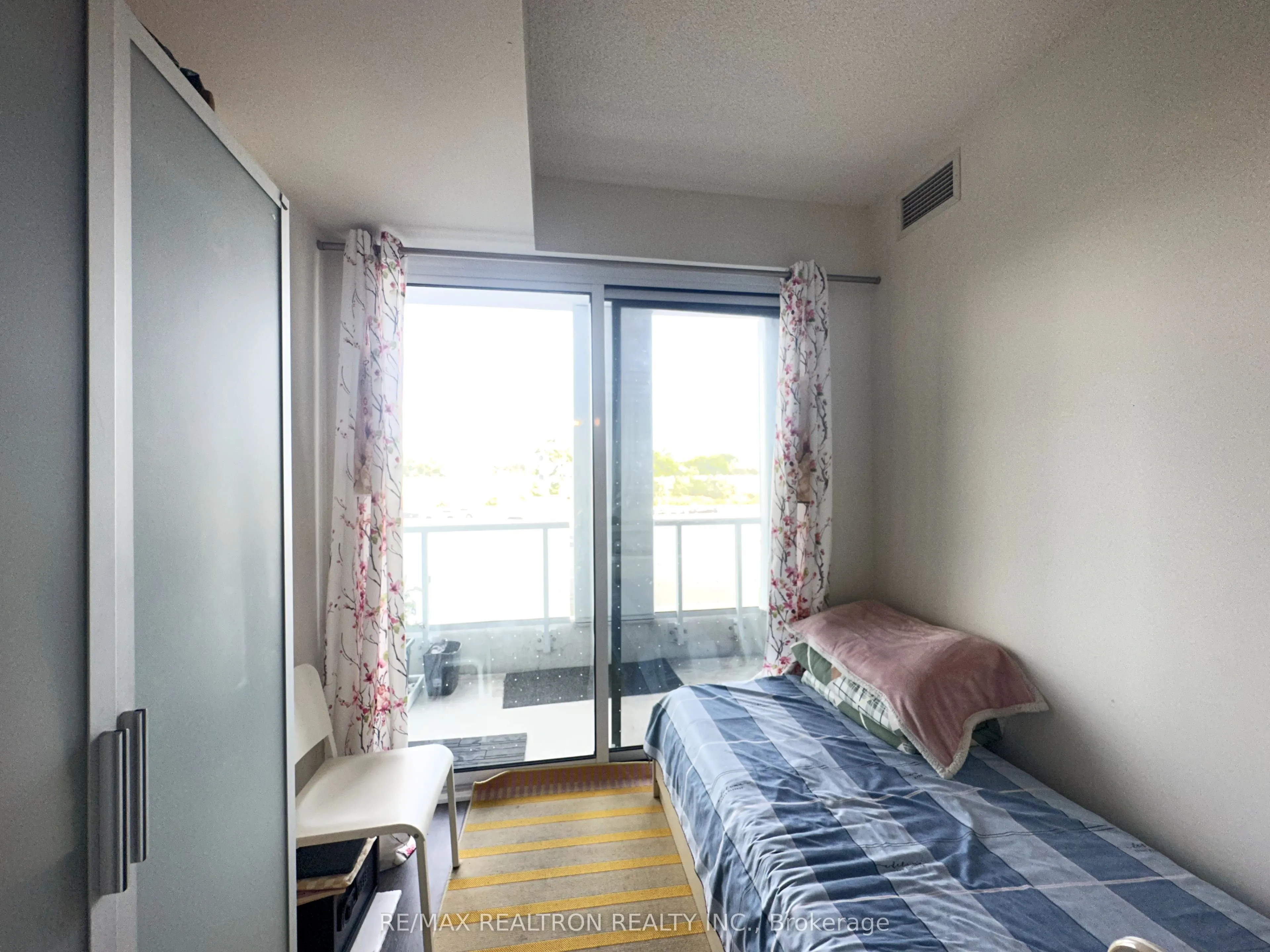 188 Fairview Mall Drive, #225