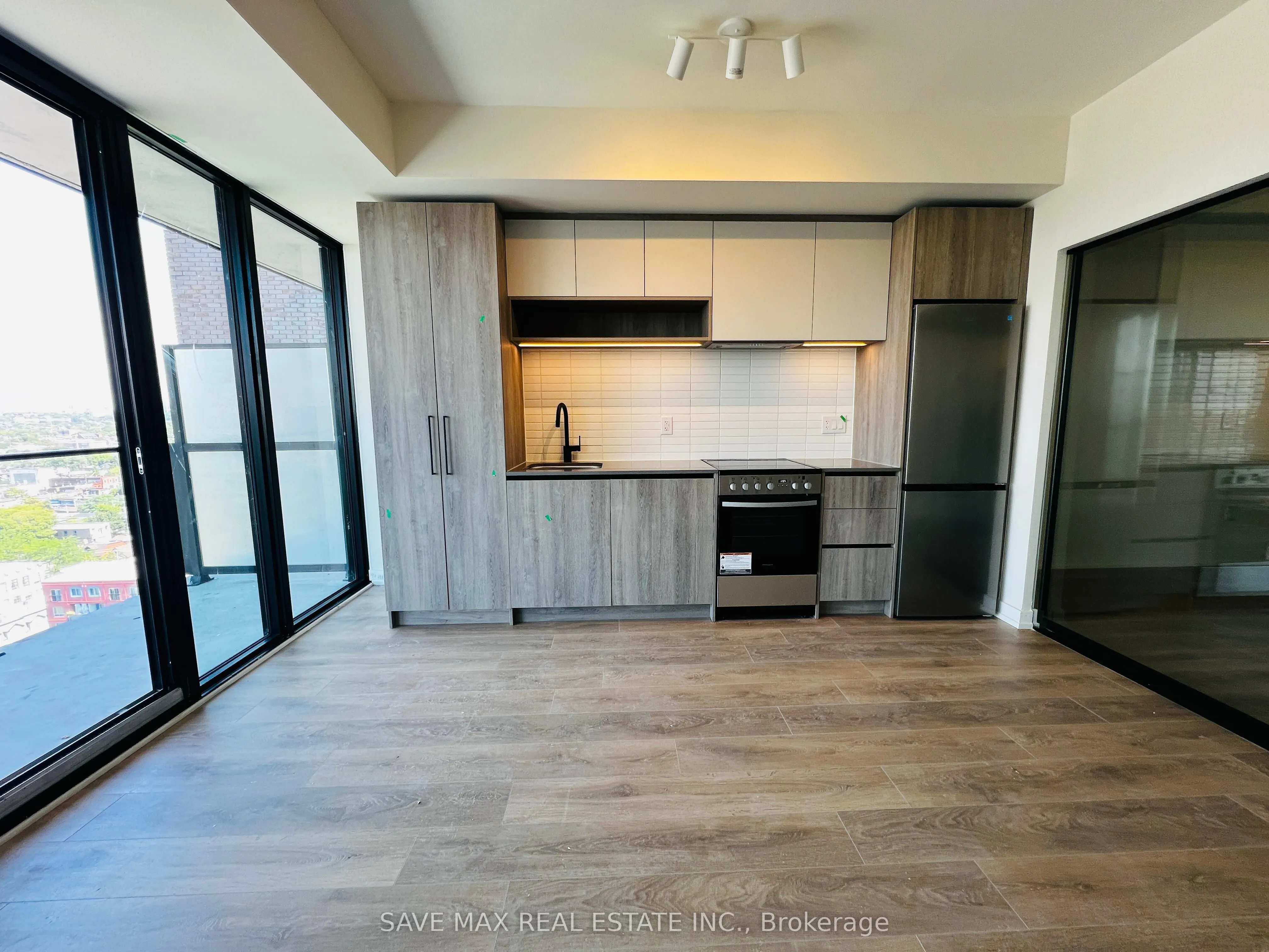 181 Sterling Road, #LPH 1706