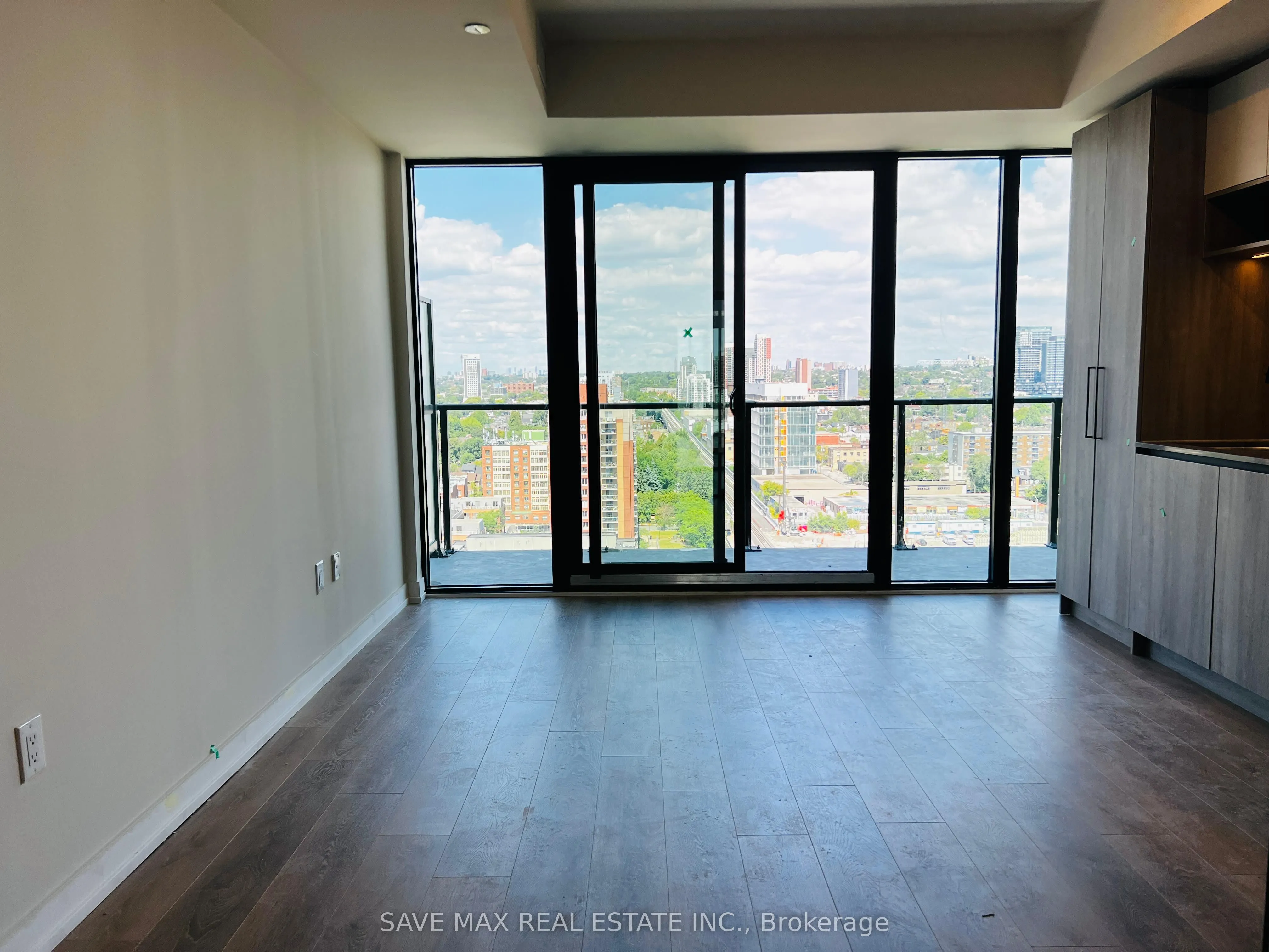 181 Sterling Road, #LPH 1706
