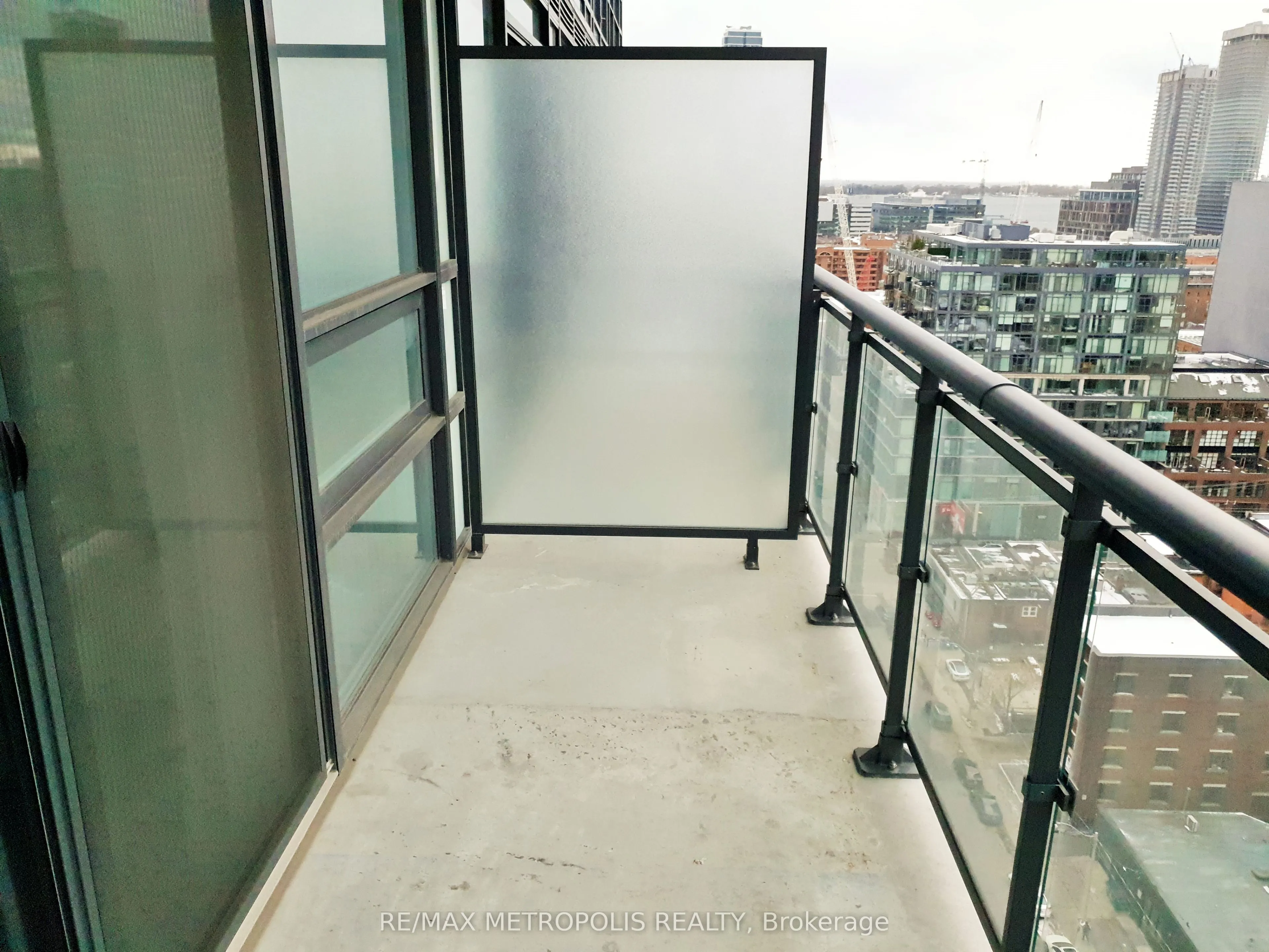 460 Adelaide Street E, #2117
