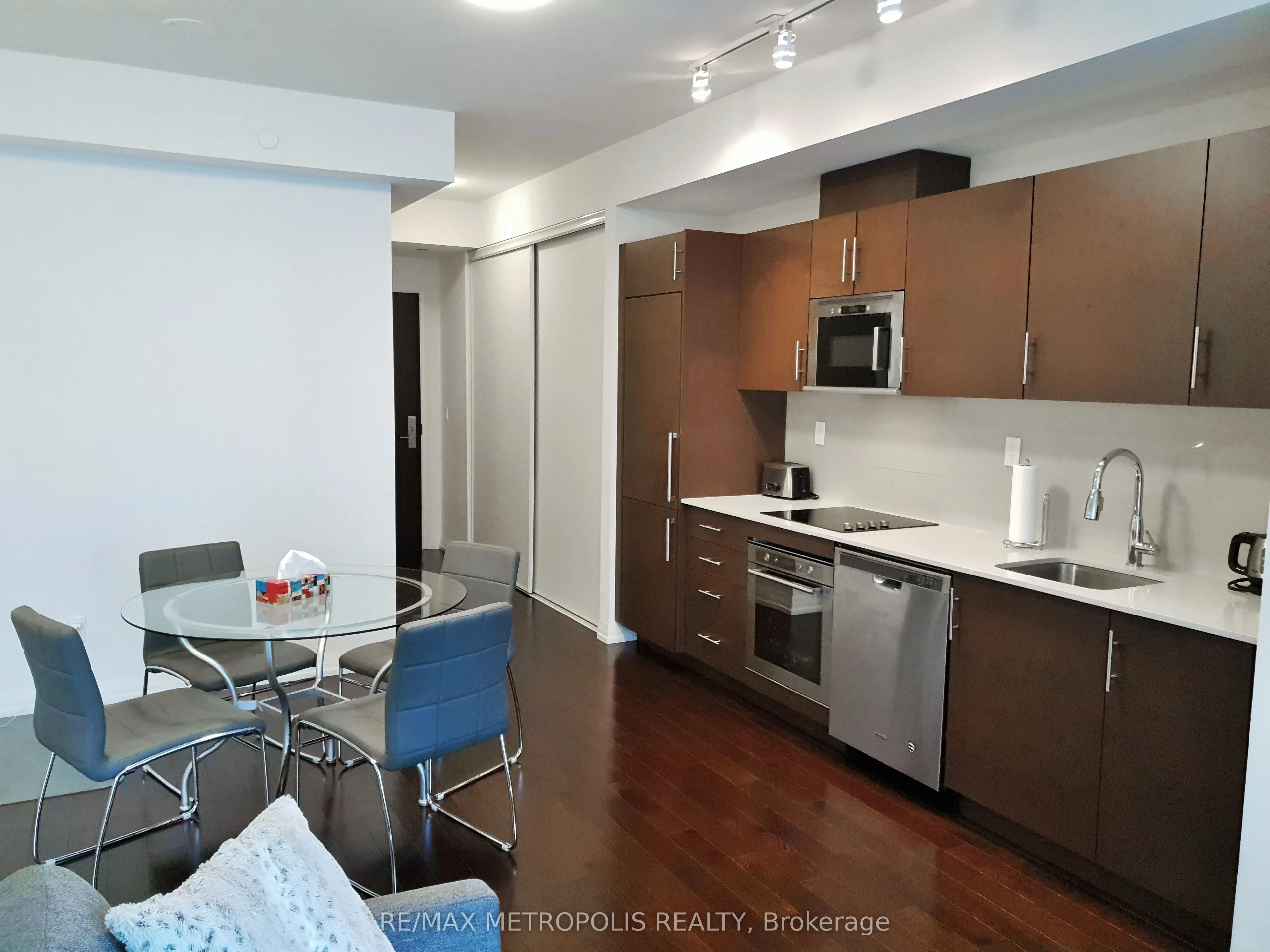 460 Adelaide Street E, #2117