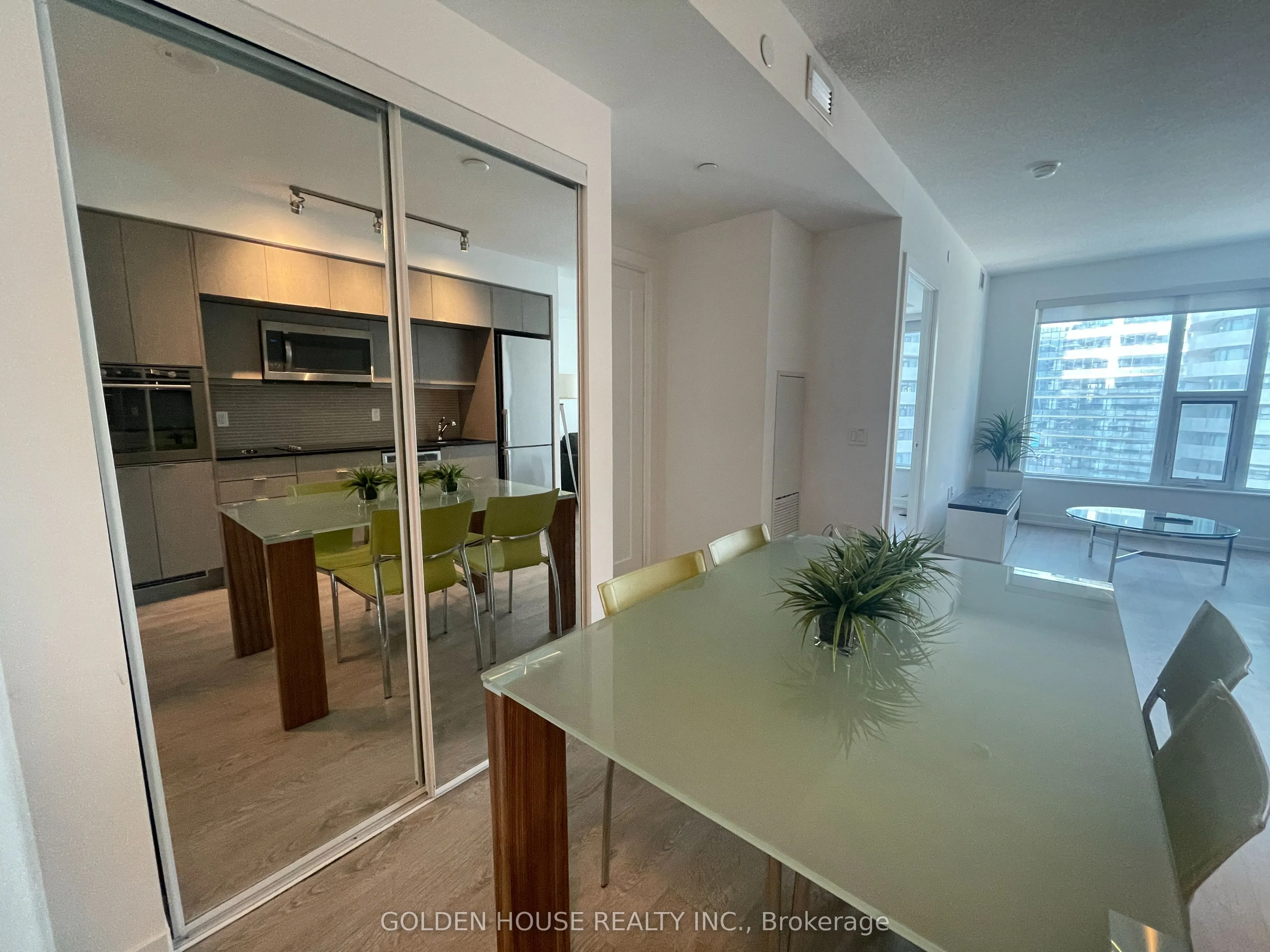 10 York Street, #1602