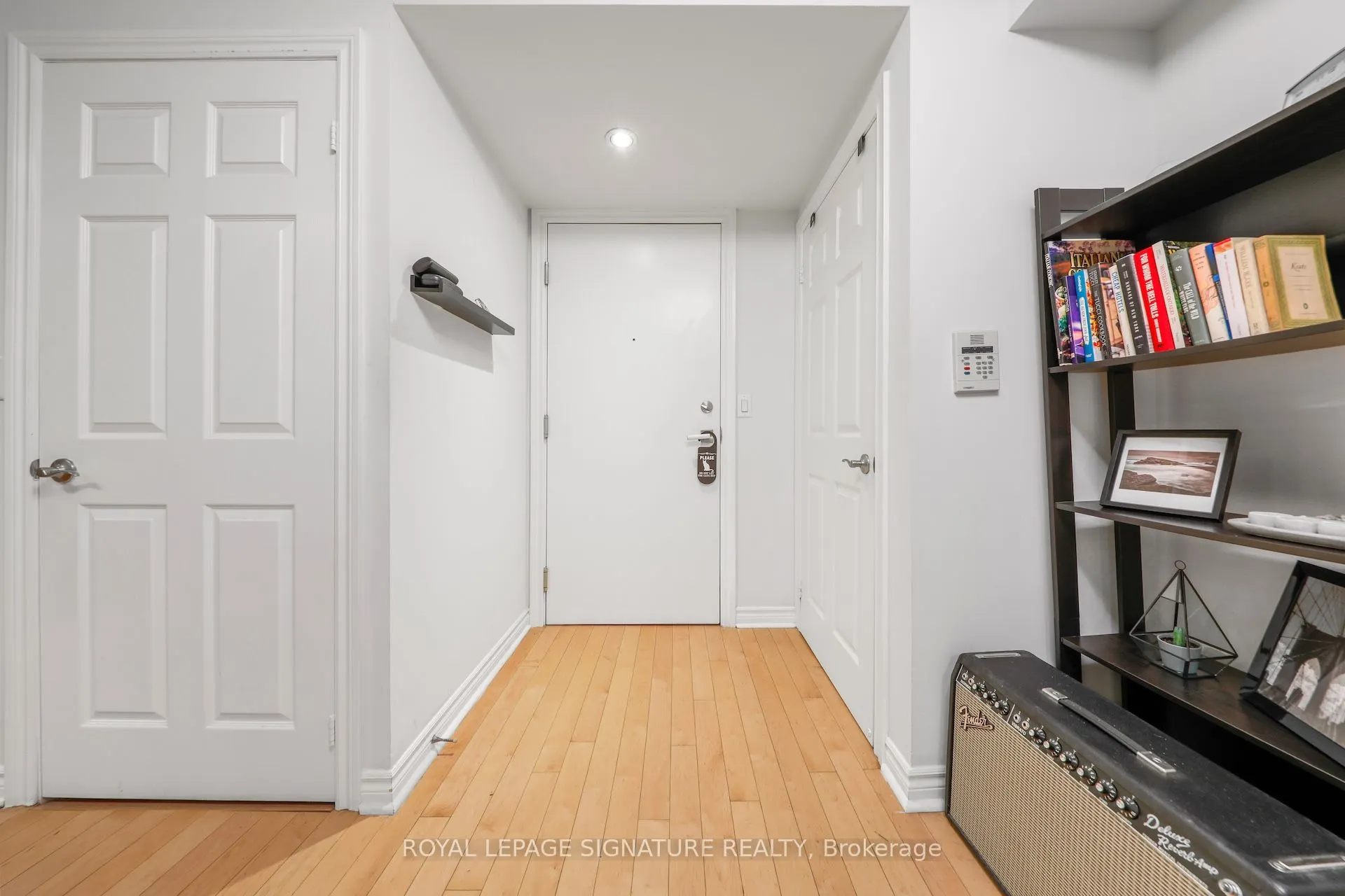 250 Wellington Street W, #343