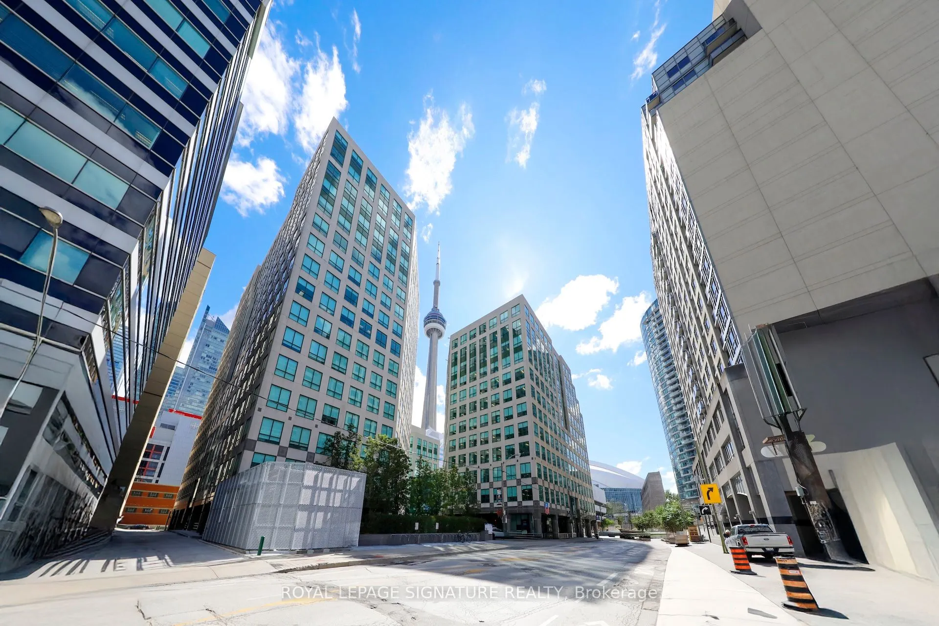 250 Wellington Street W, #343