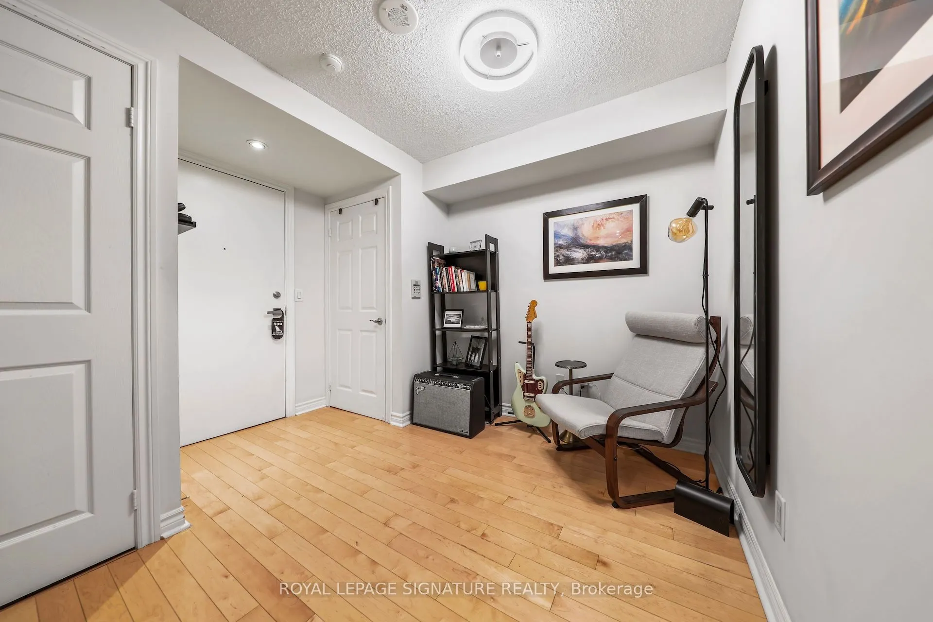 250 Wellington Street W, #343