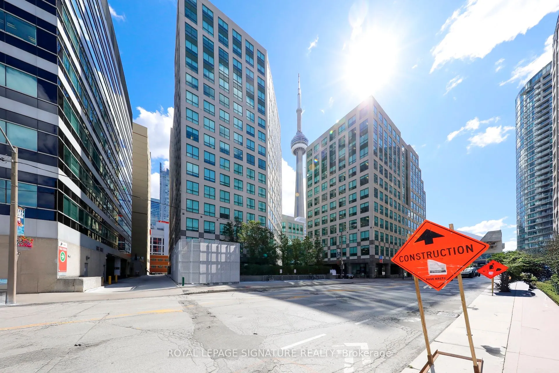 250 Wellington Street W, #343