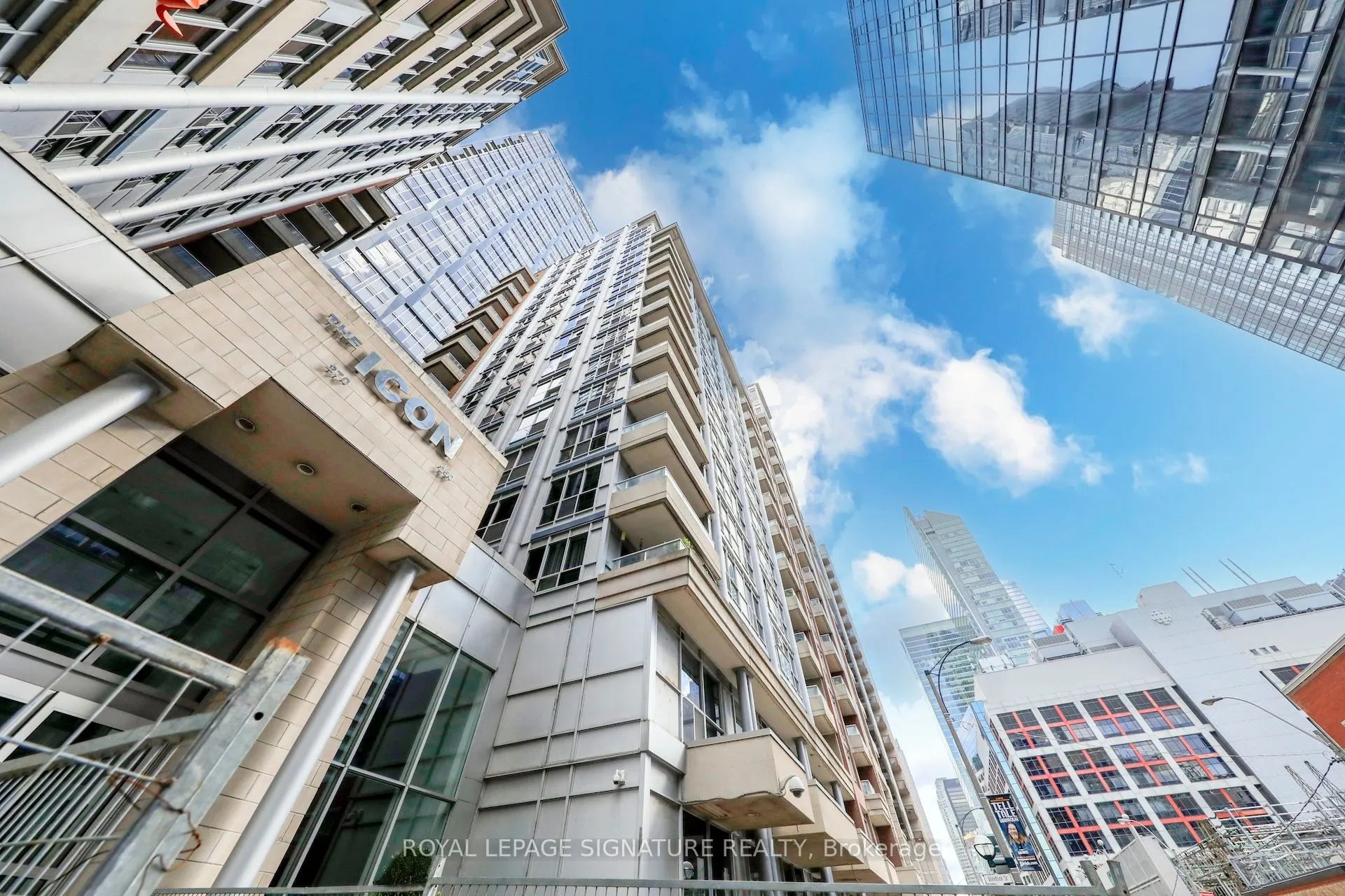 250 Wellington Street W, #343