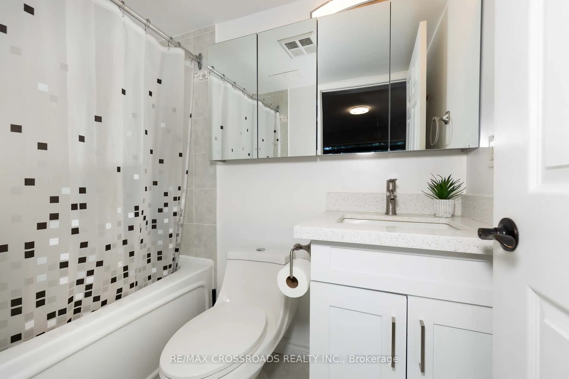 7 Lorraine Drive, #203