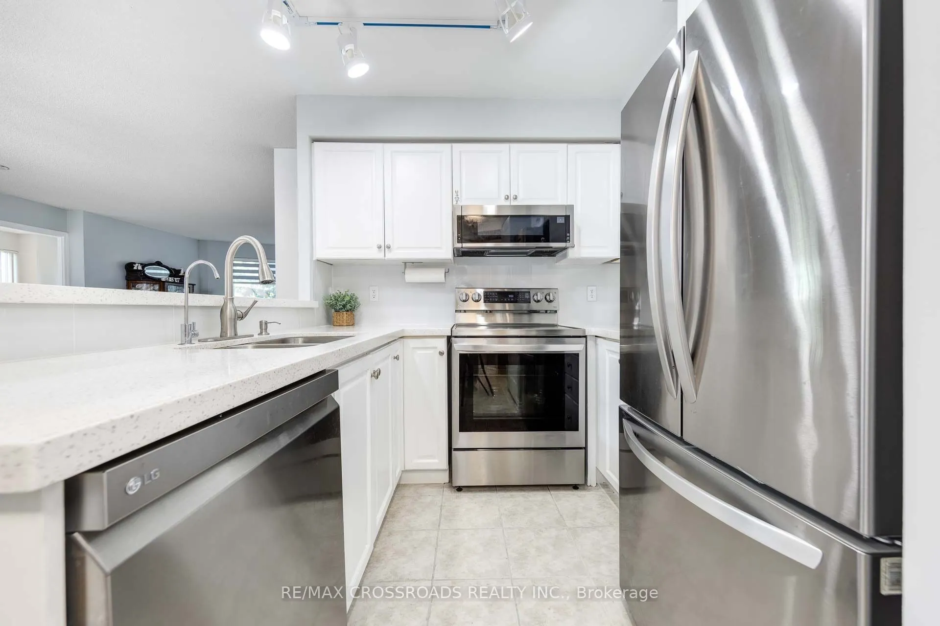 7 Lorraine Drive, #203