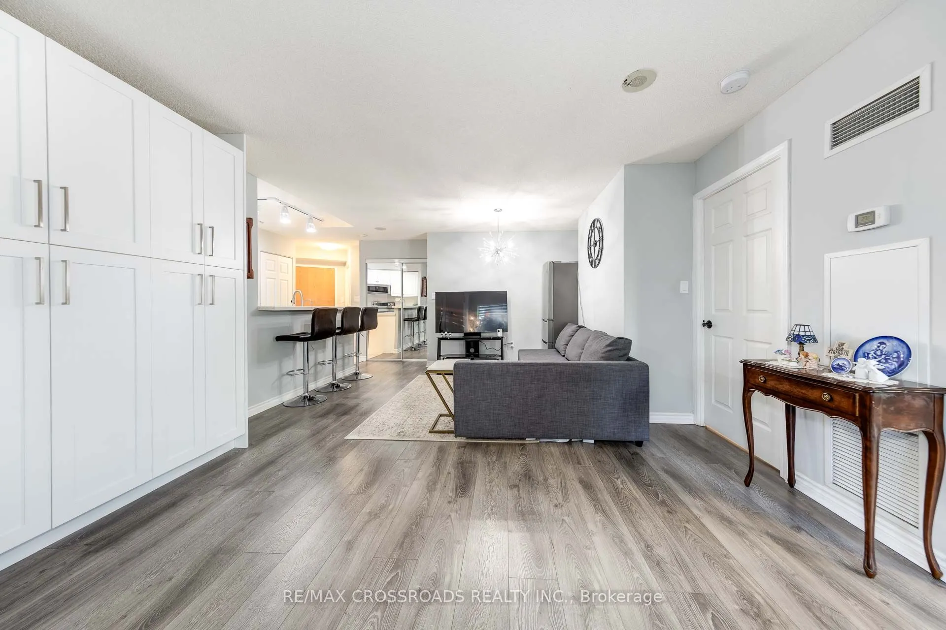 7 Lorraine Drive, #203