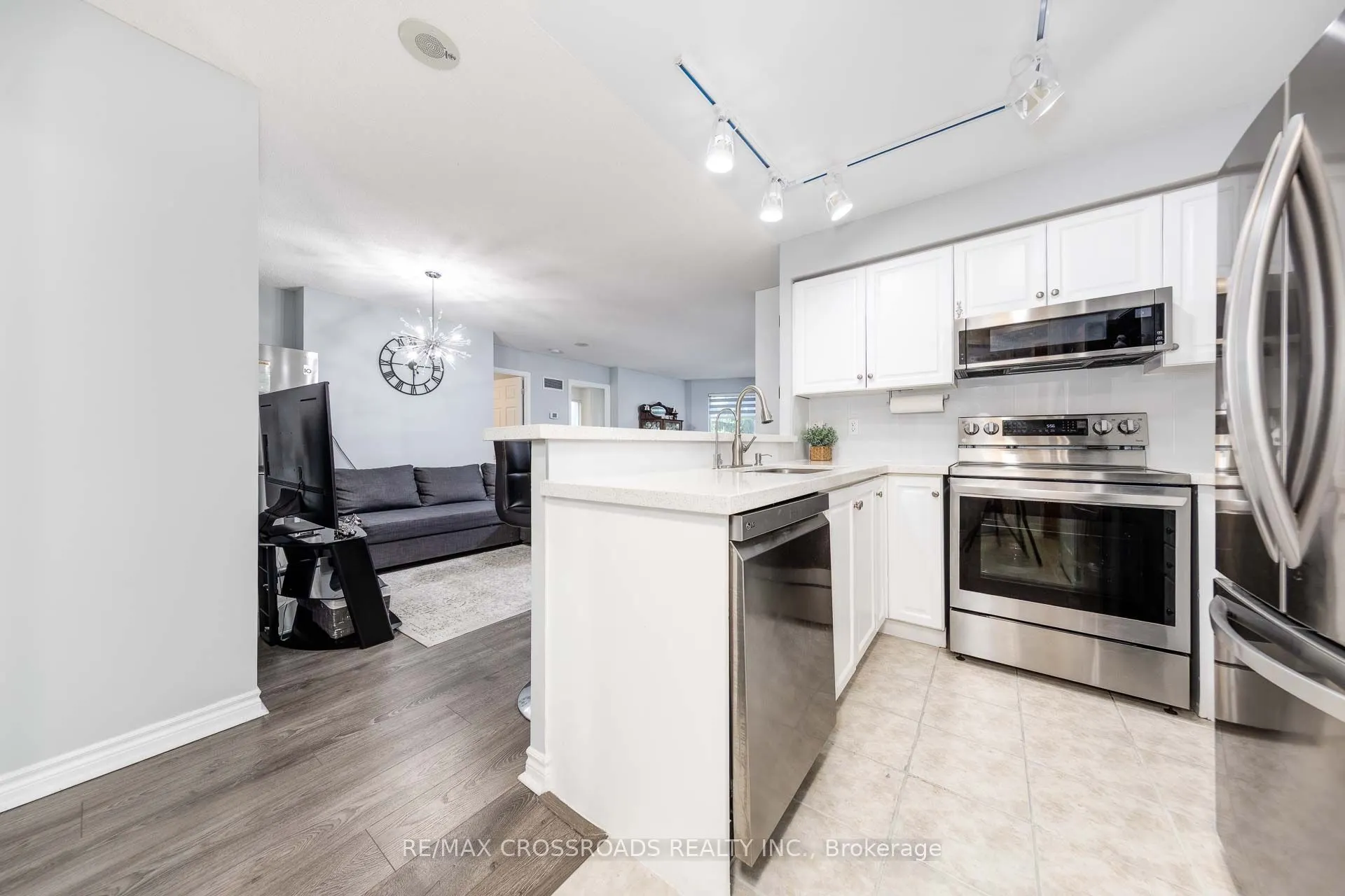 7 Lorraine Drive, #203