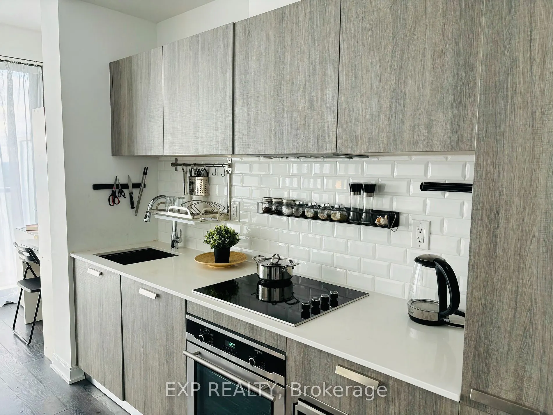 50 Charles Street E, #4410