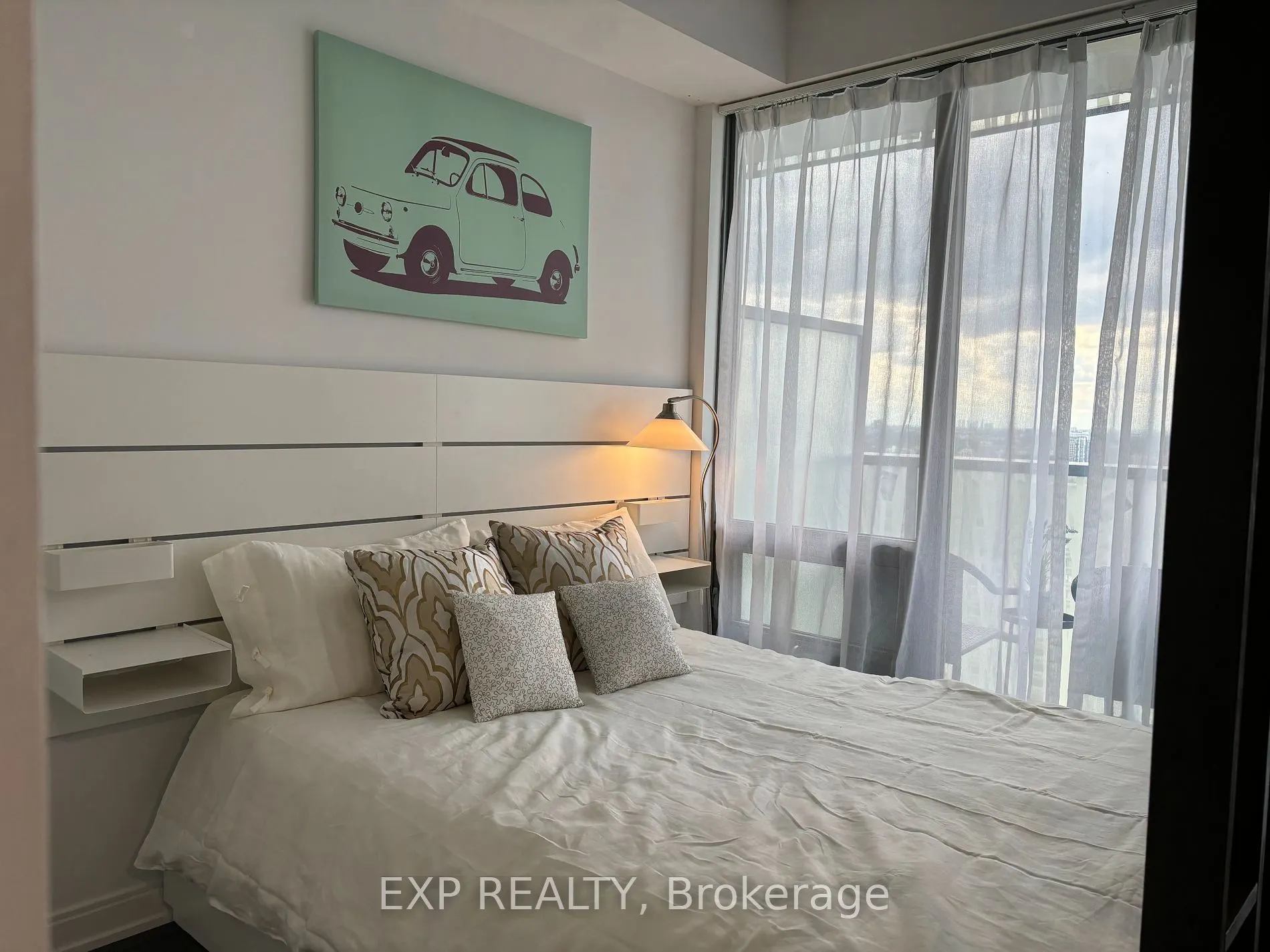 50 Charles Street E, #4410