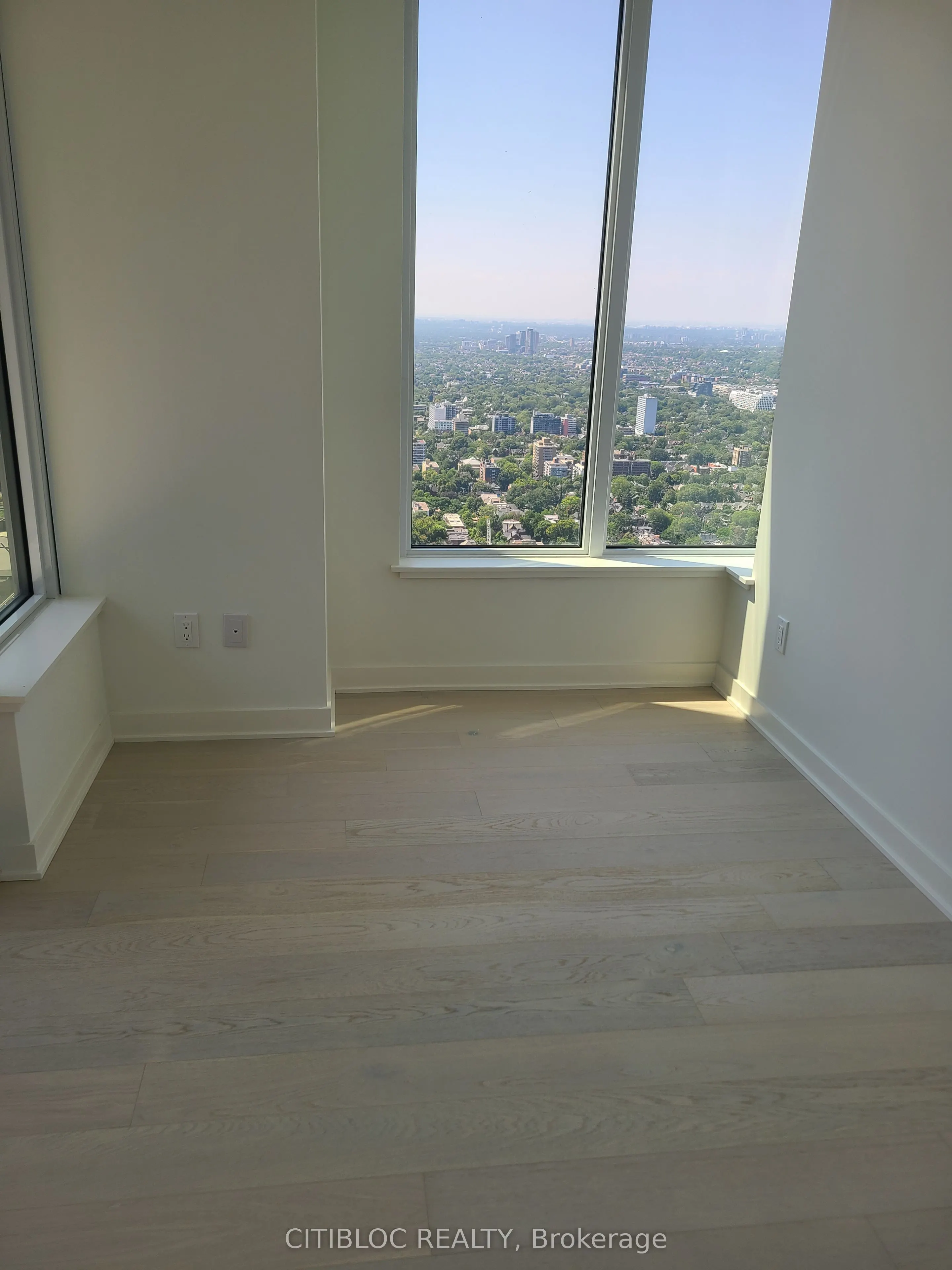 11 Yorkville Avenue, #5209