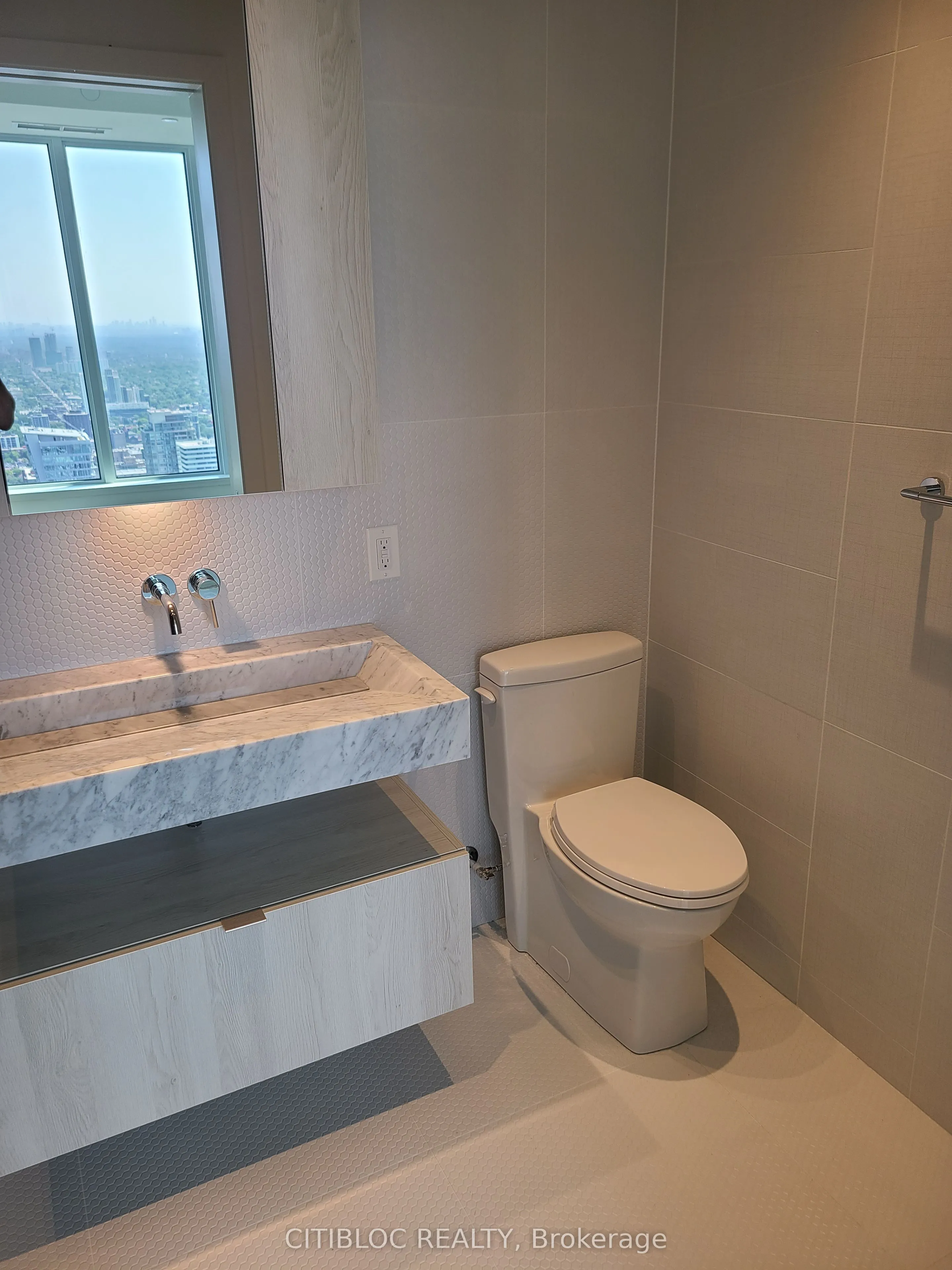11 Yorkville Avenue, #5209