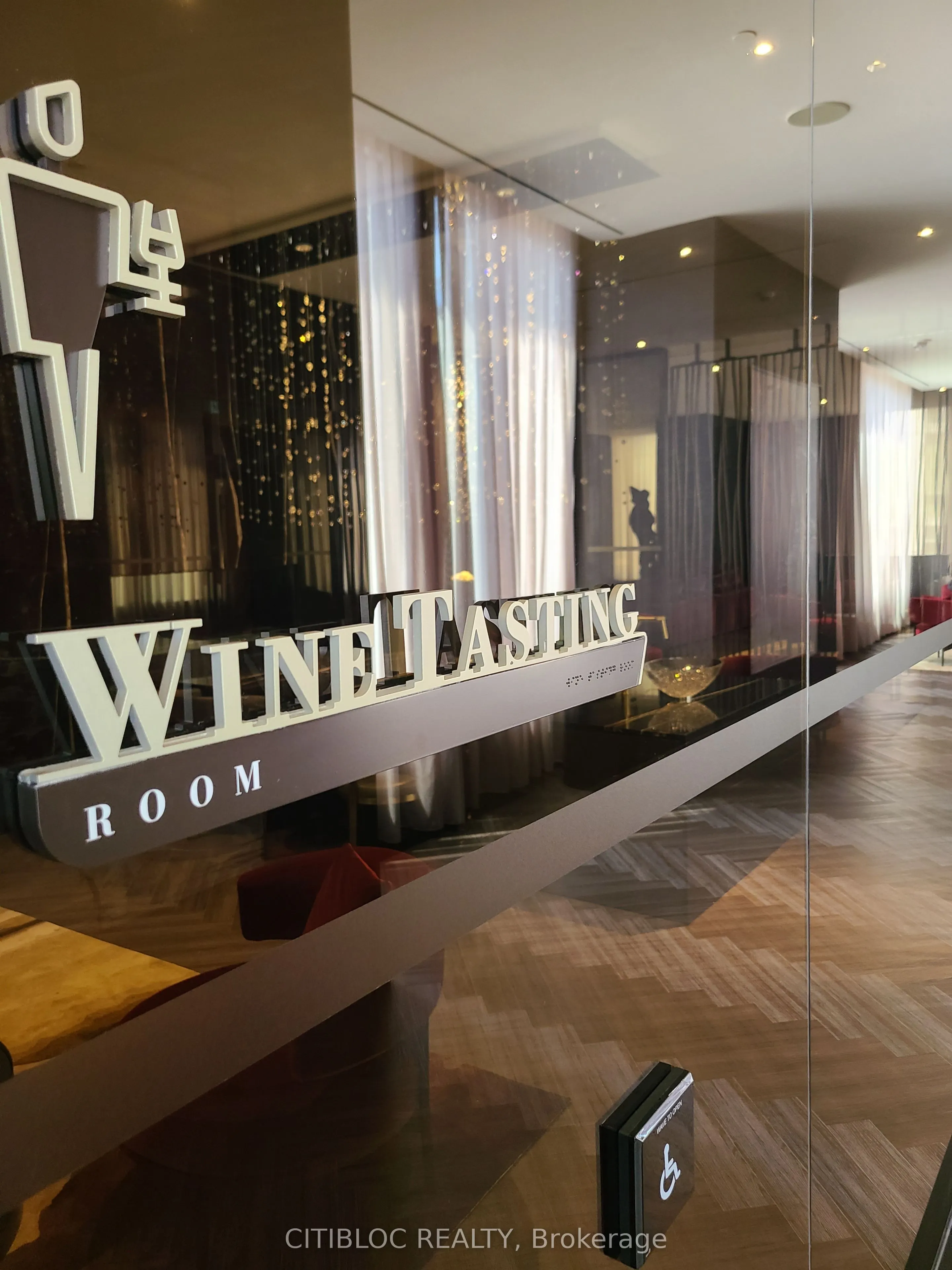 11 Yorkville Avenue, #5209