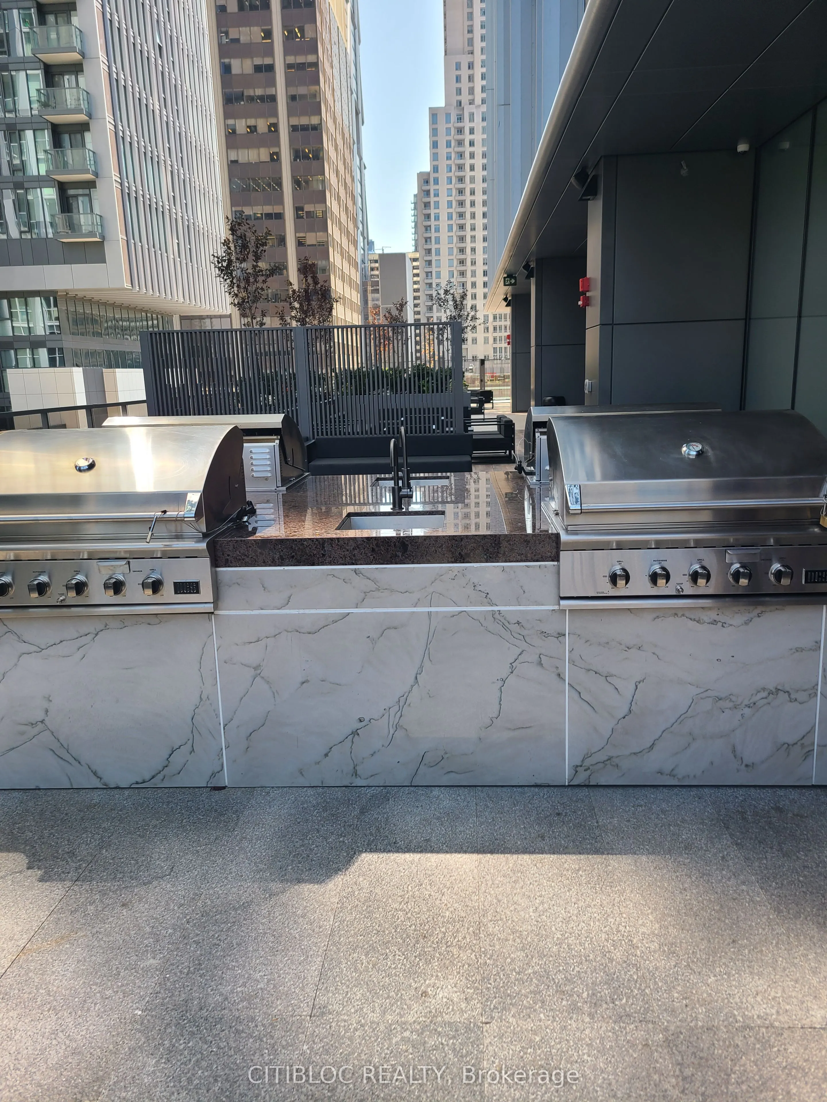 11 Yorkville Avenue, #5209