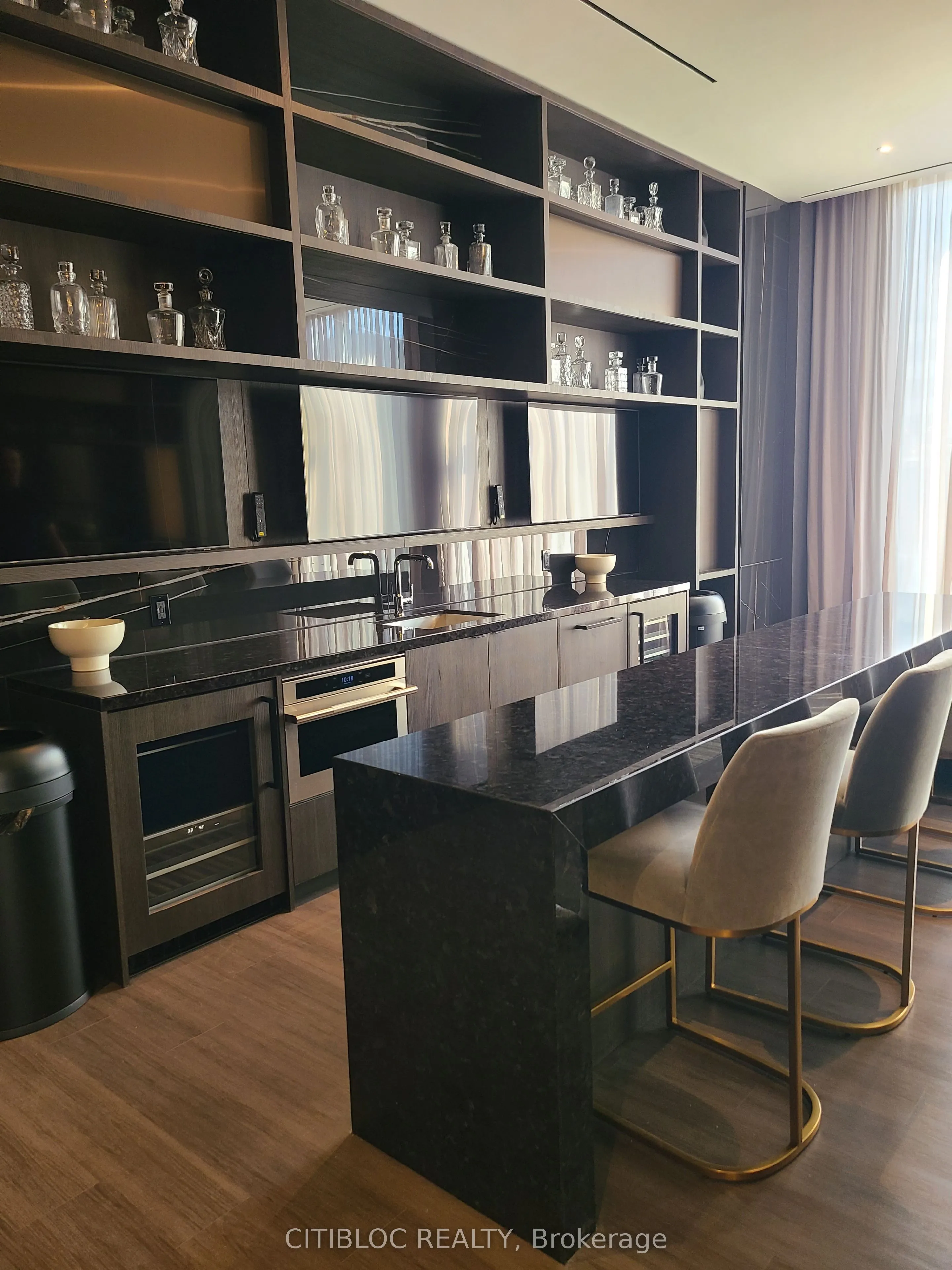11 Yorkville Avenue, #5209