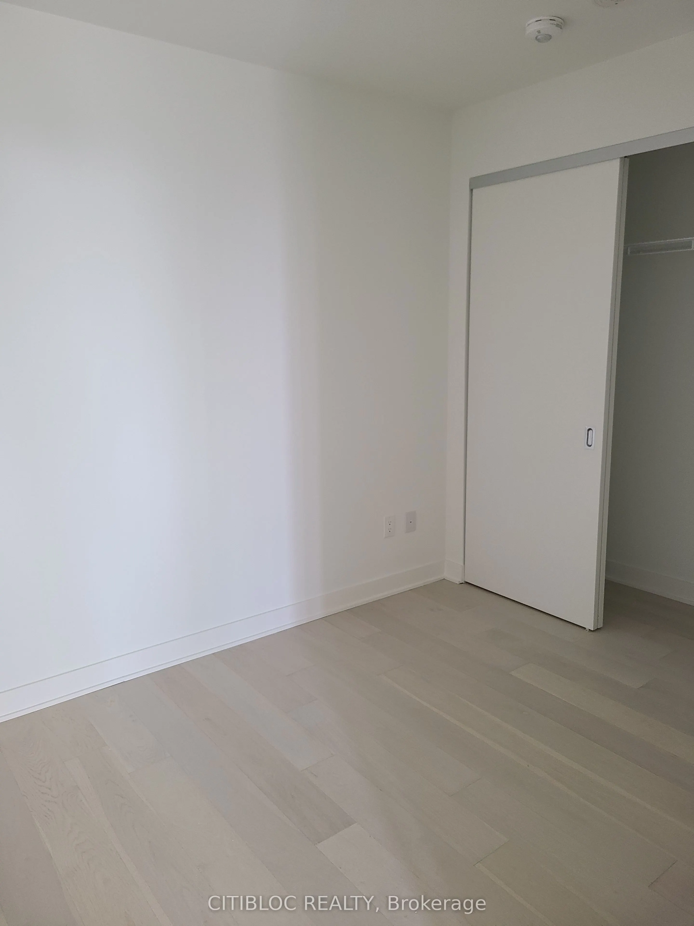 11 Yorkville Avenue, #5209