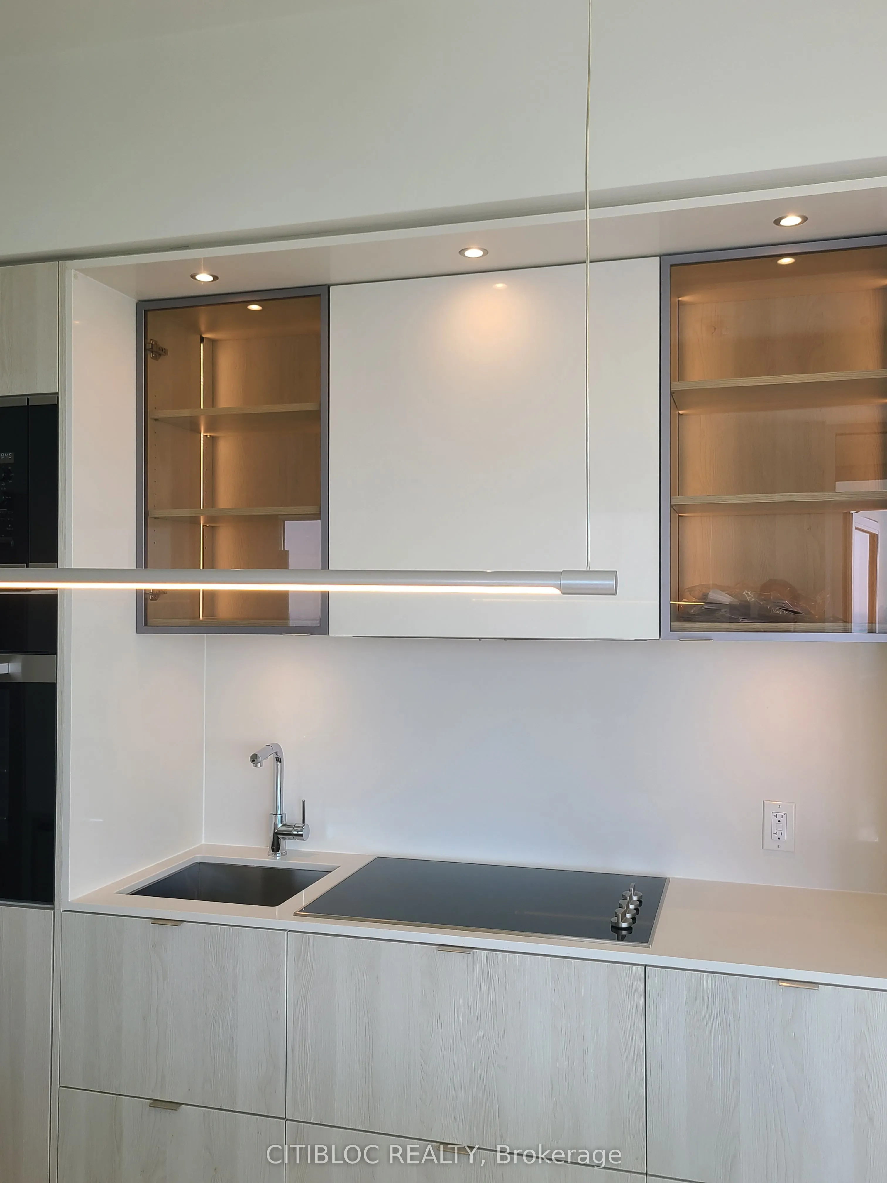 11 Yorkville Avenue, #5209