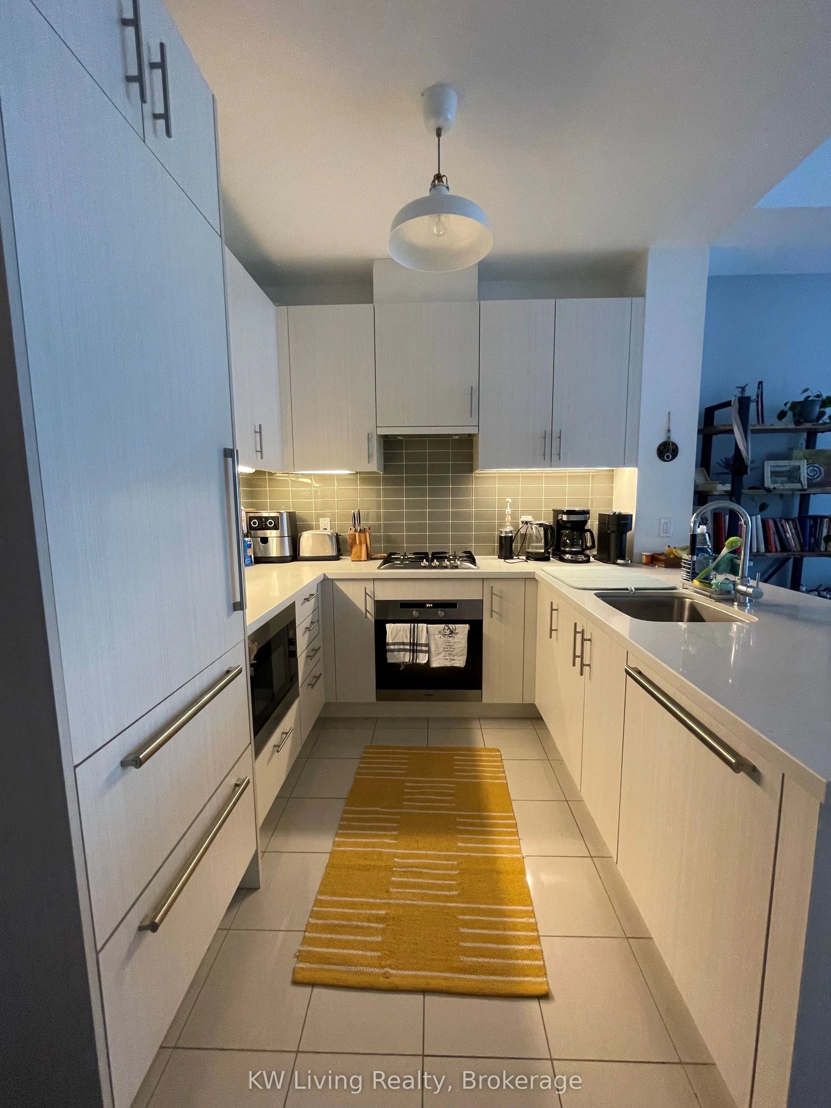 29 Queens Quay E, #622