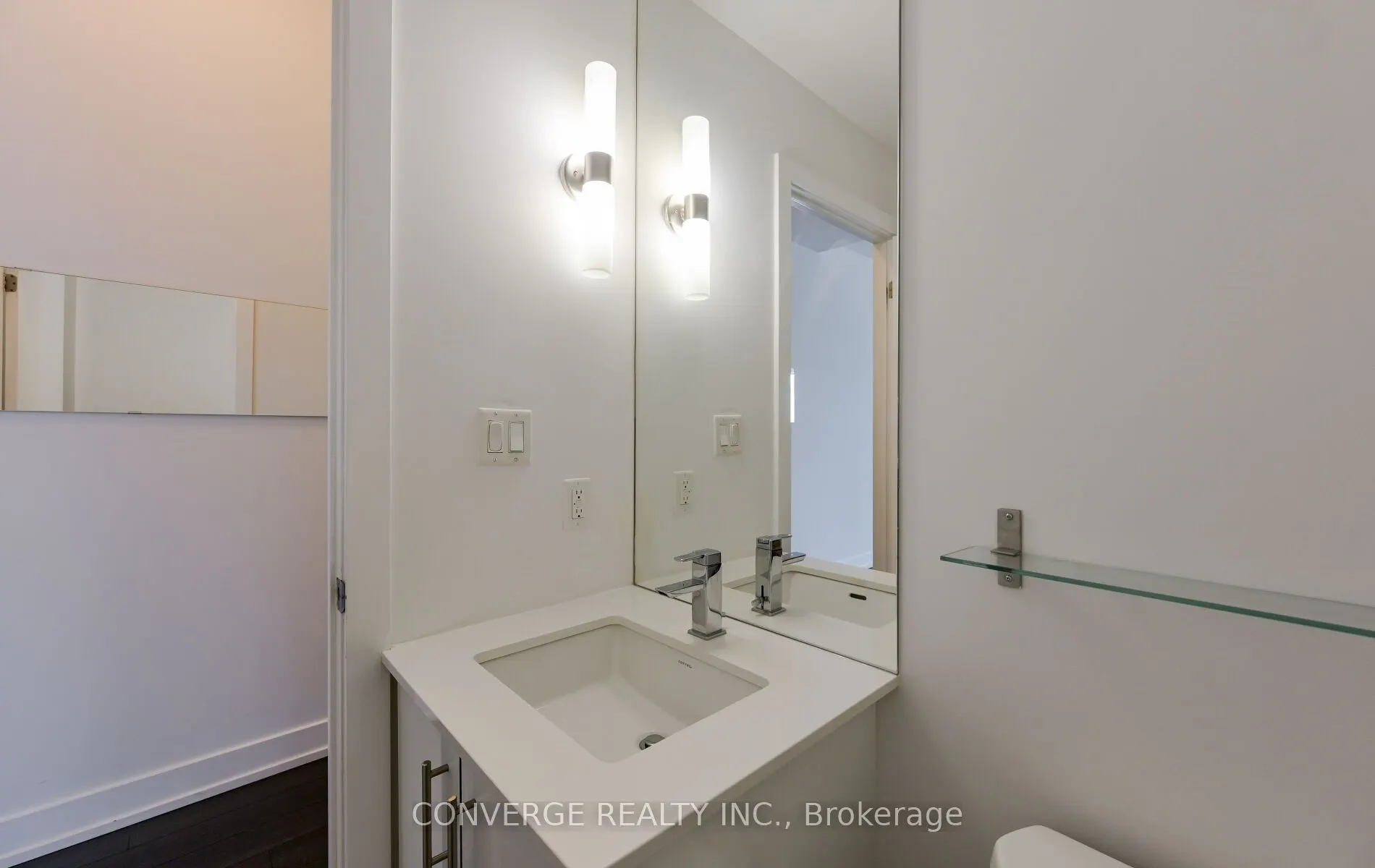 75 The Donway W, #203