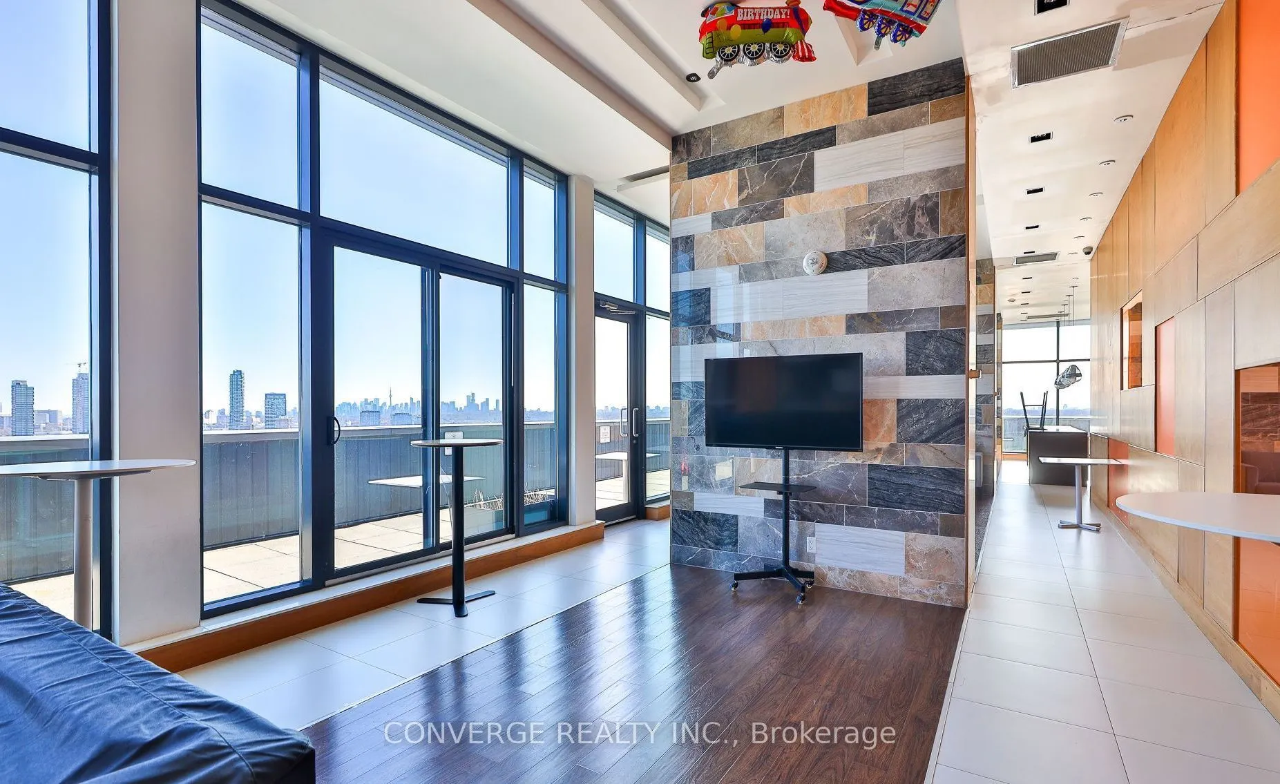 75 The Donway W, #203