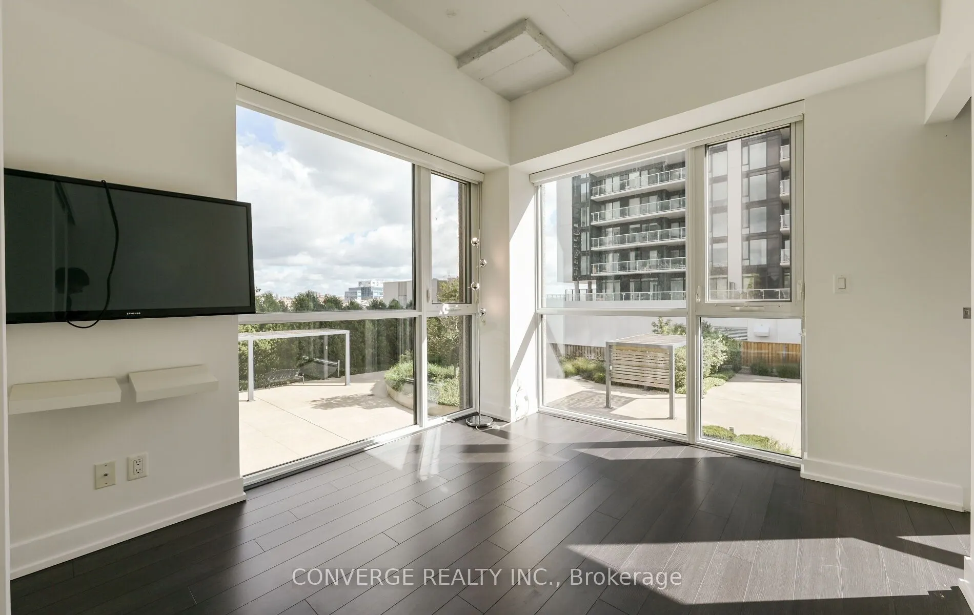 75 The Donway W, #203