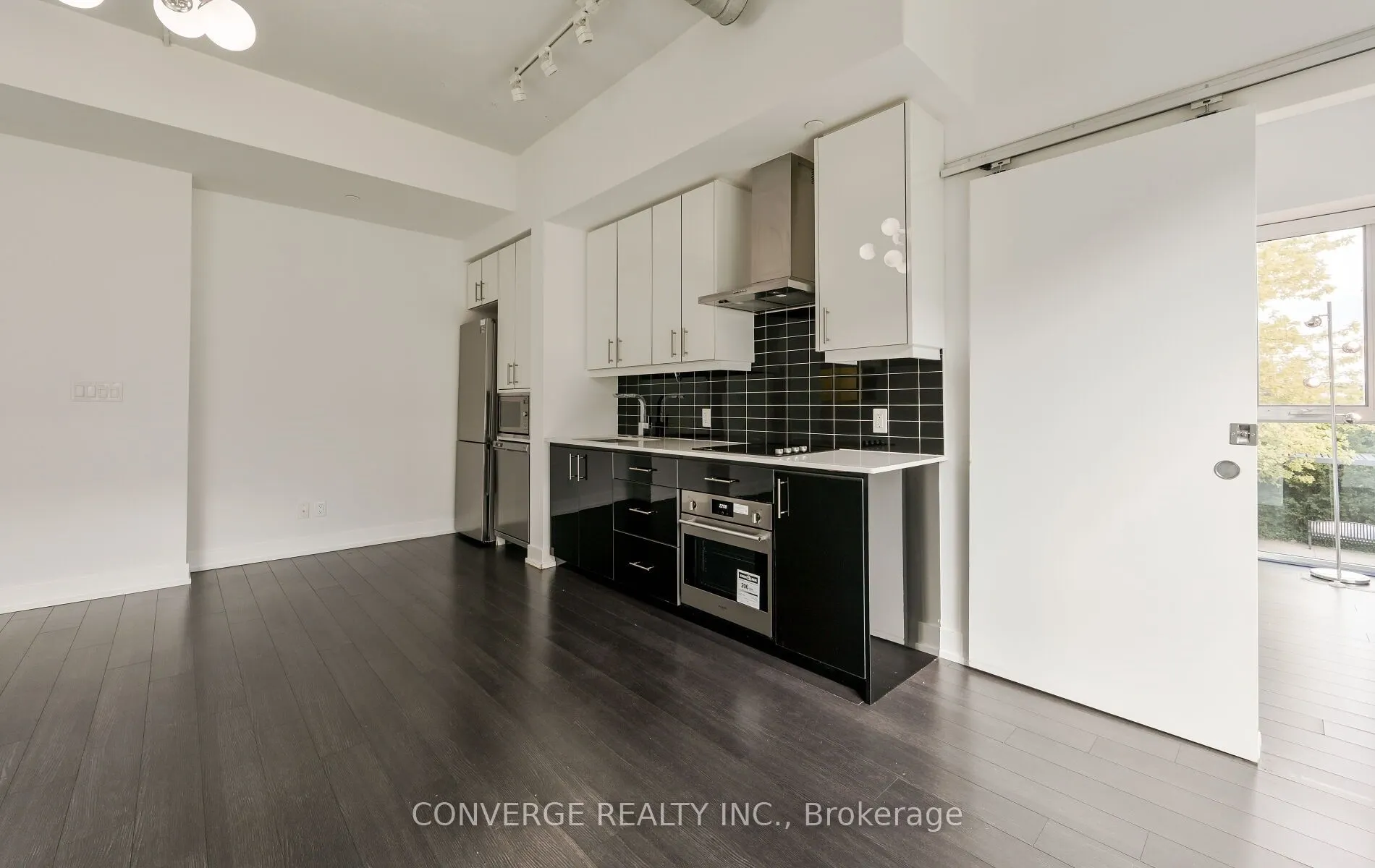 75 The Donway W, #203