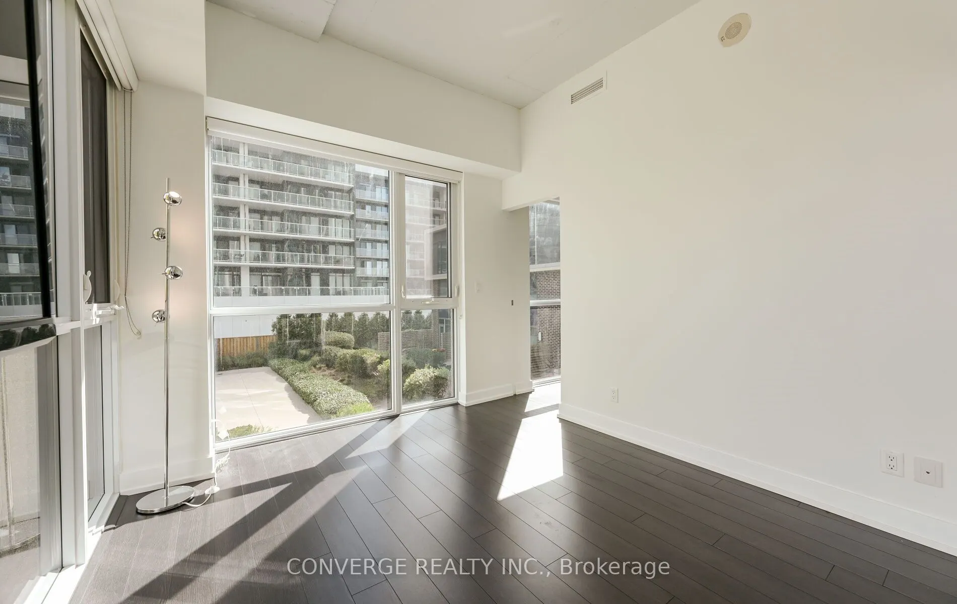 75 The Donway W, #203