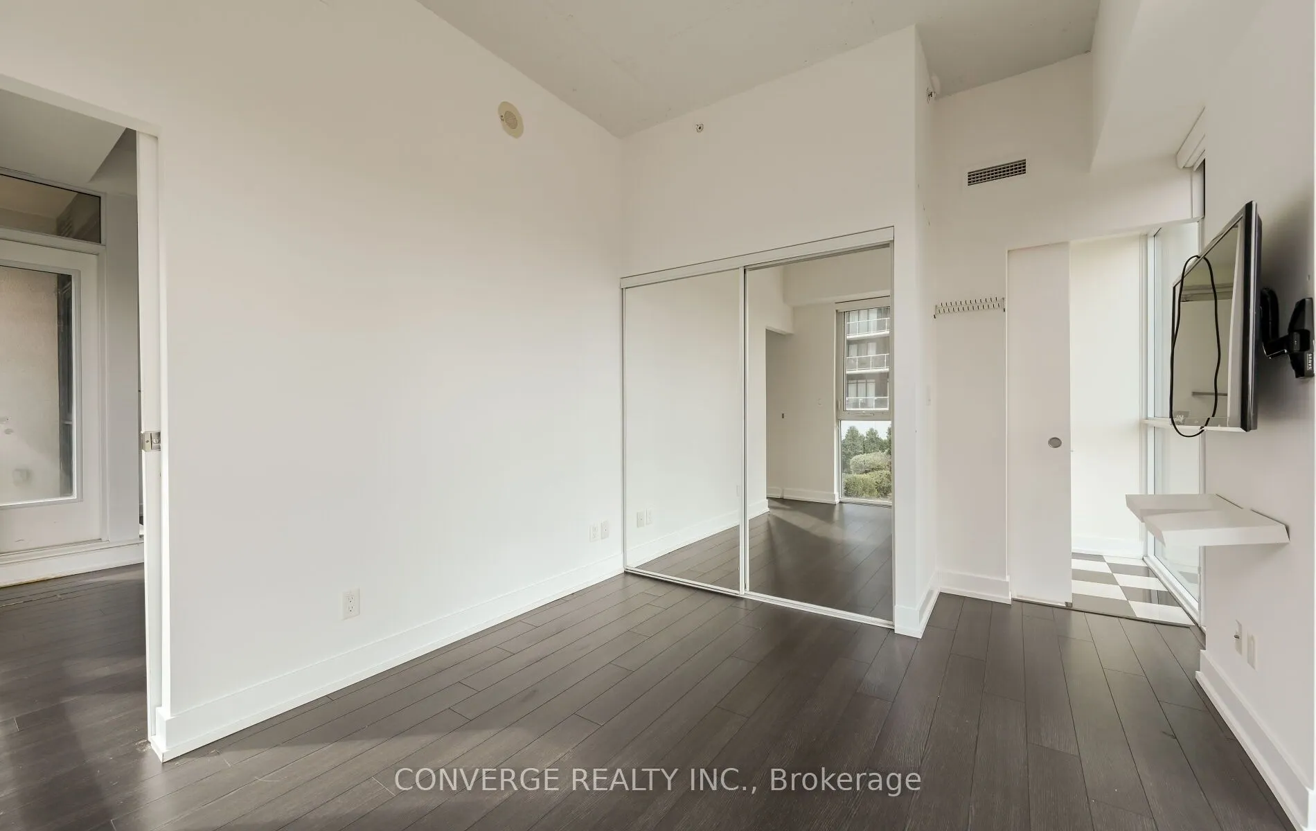 75 The Donway W, #203