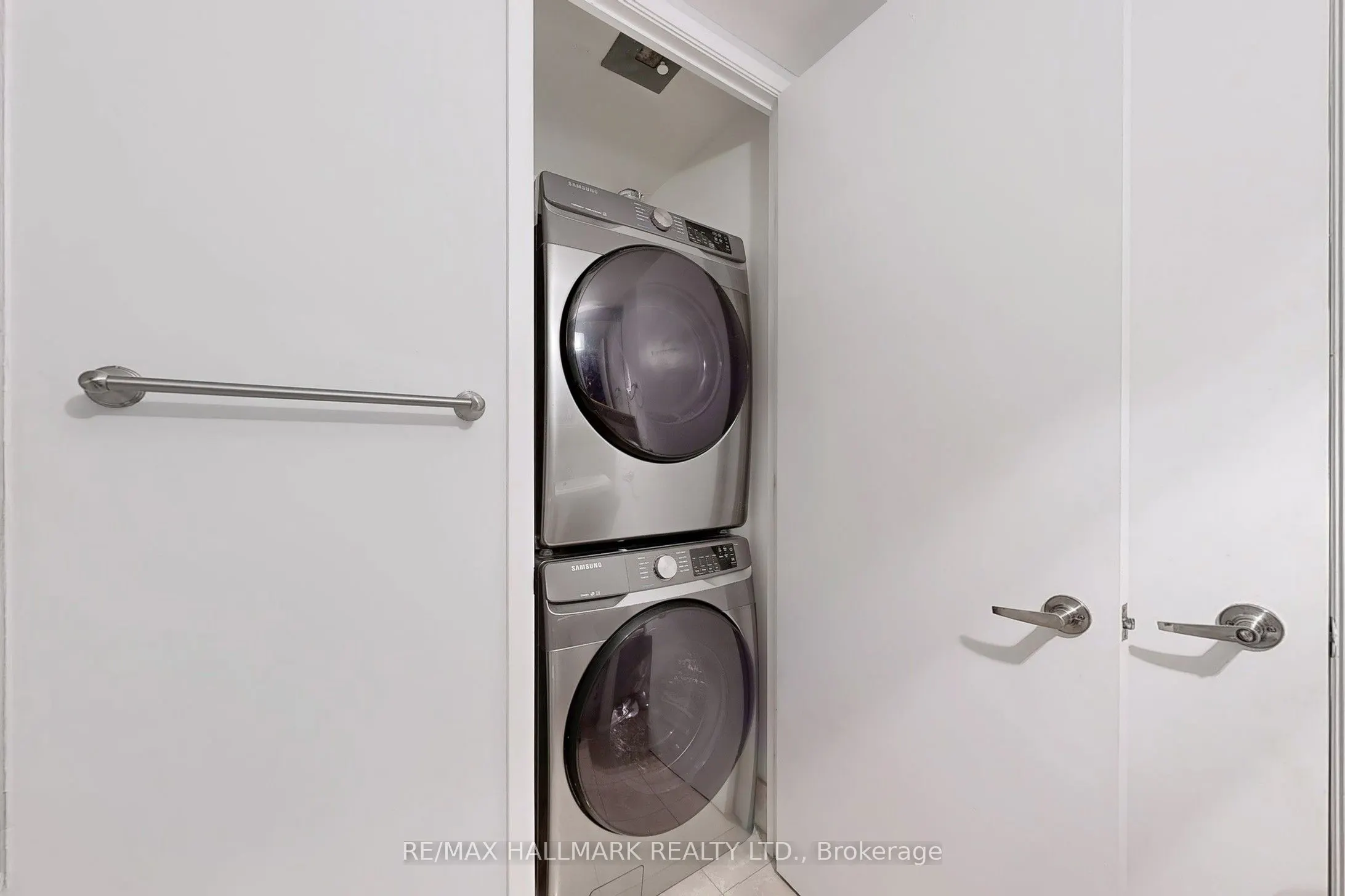 85 Bloor Street E, #1403