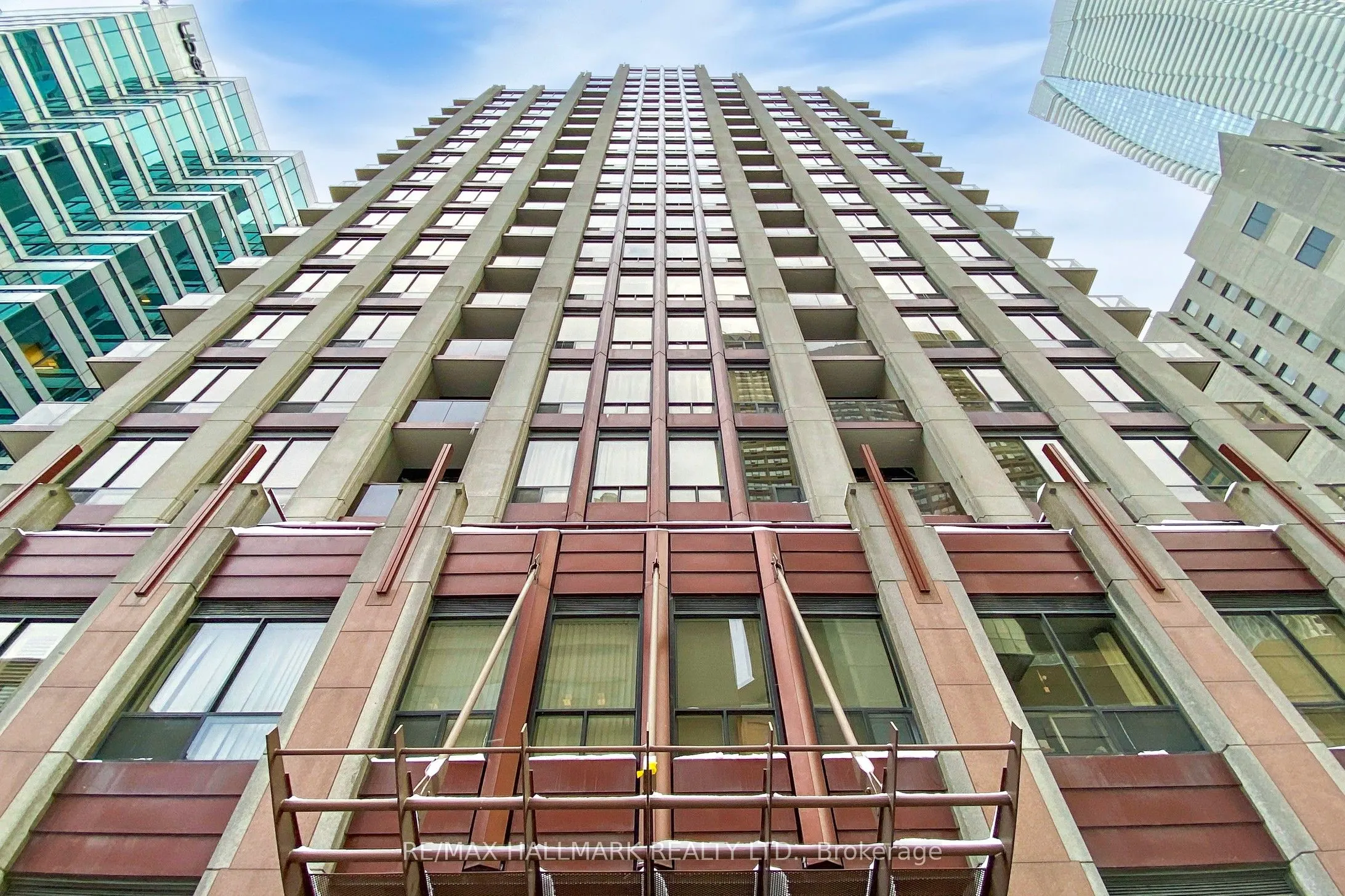 85 Bloor Street E, #1403