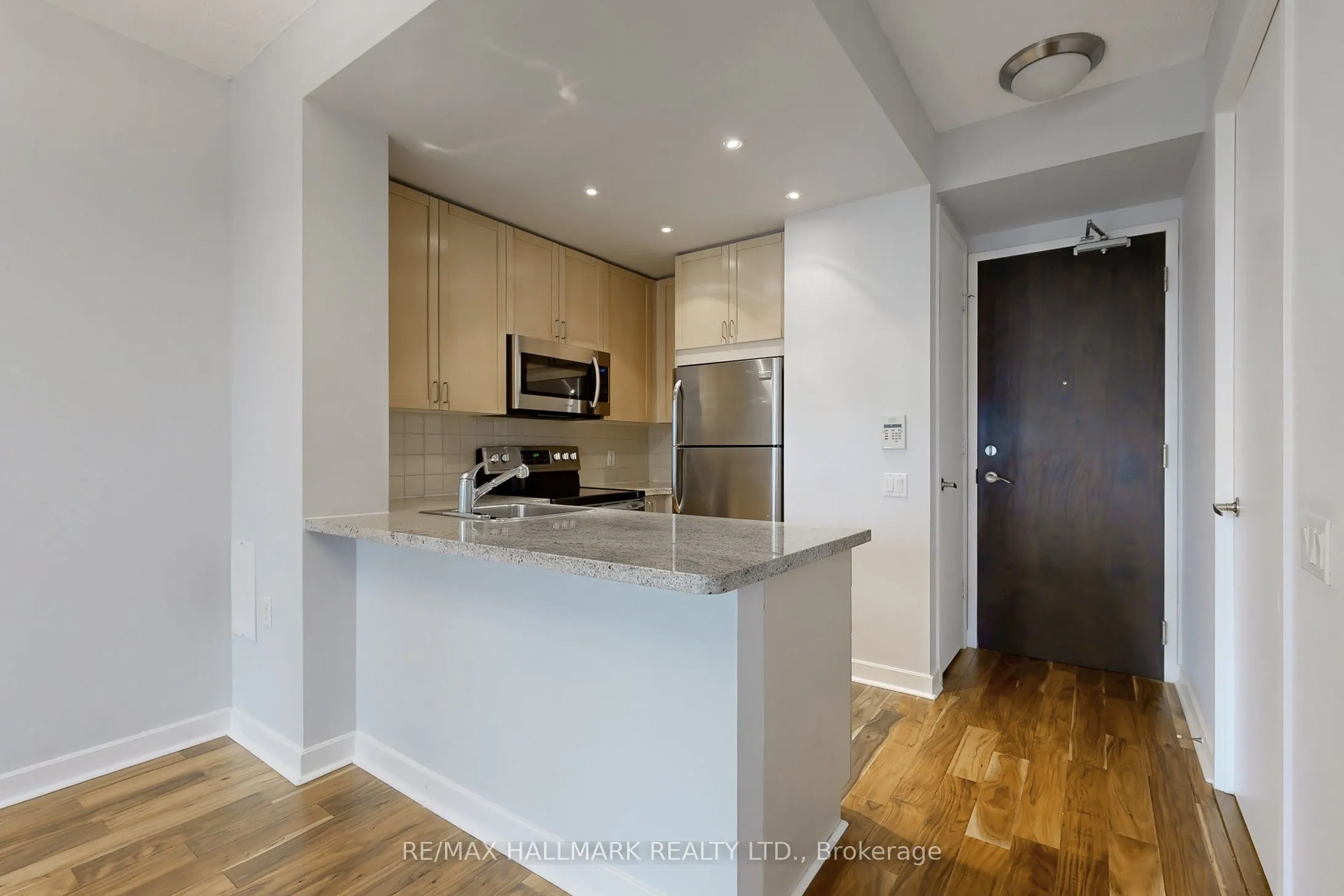 85 Bloor Street E, #1403