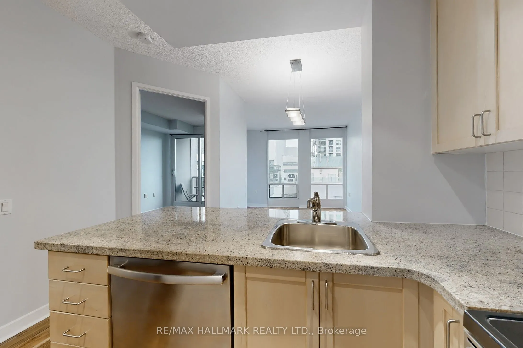 85 Bloor Street E, #1403