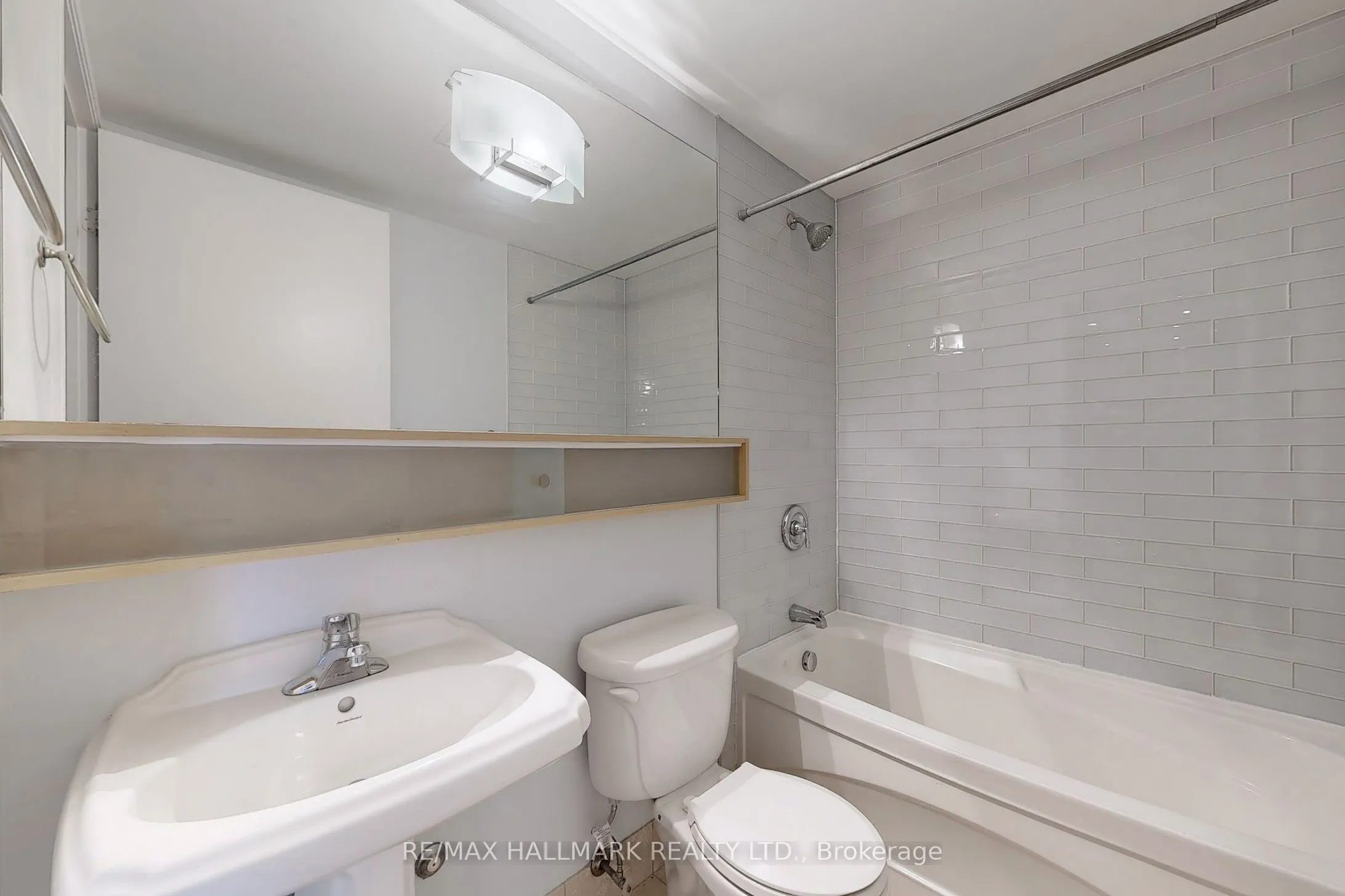85 Bloor Street E, #1403