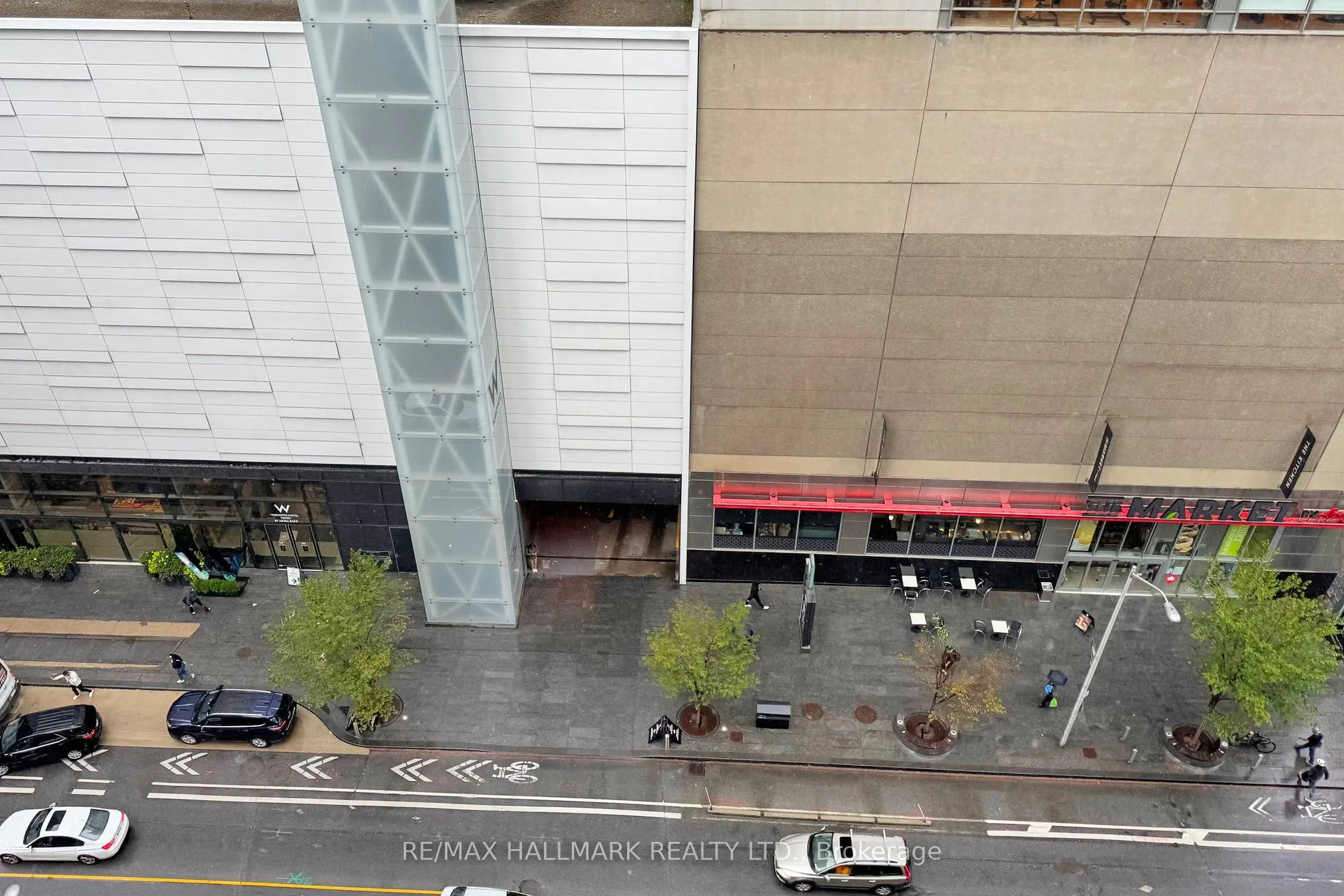 85 Bloor Street E, #1403