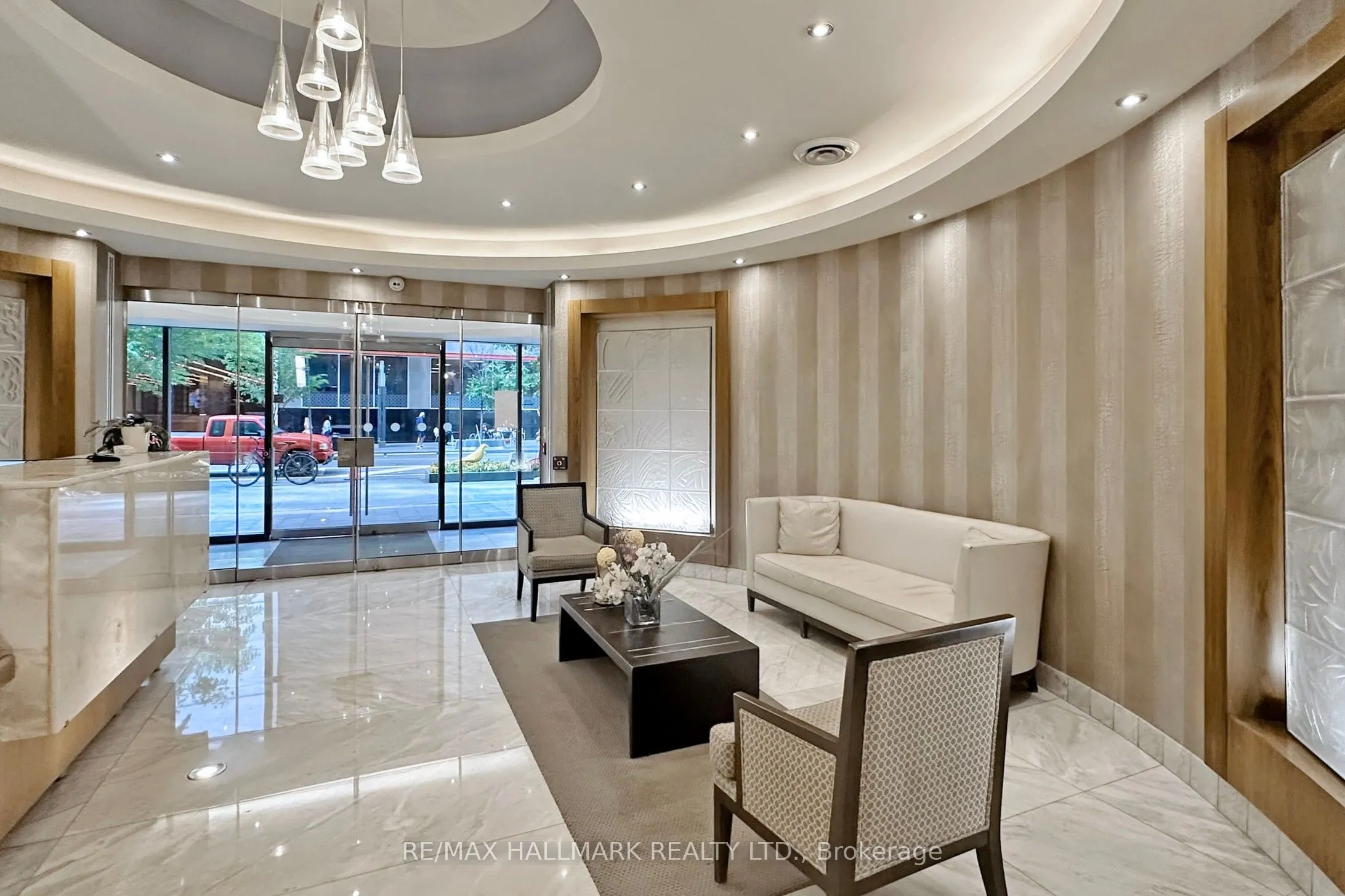 85 Bloor Street E, #1403