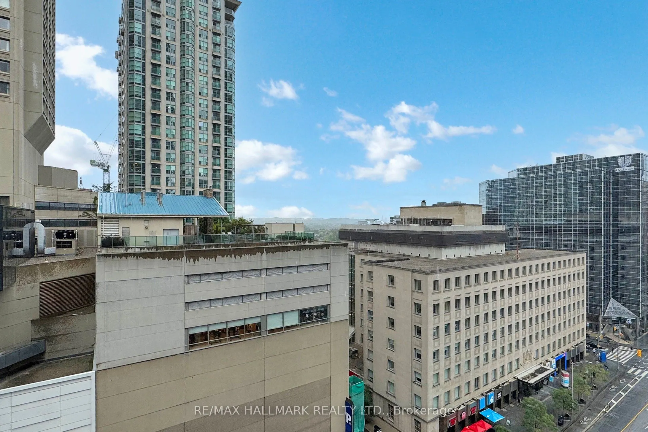 85 Bloor Street E, #1403